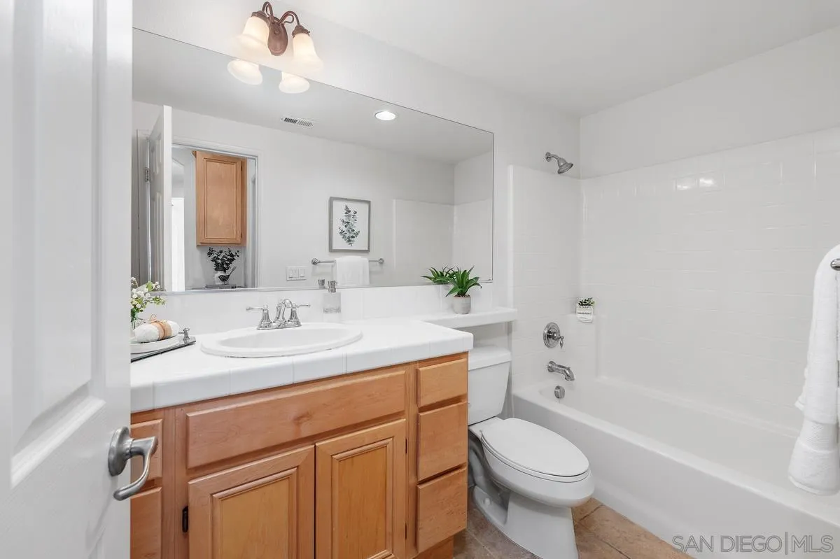 https://cdn.realtyfeed.com/cdn/127/260005051/2cc401319c5f68aa2441a310ff88450d.webp