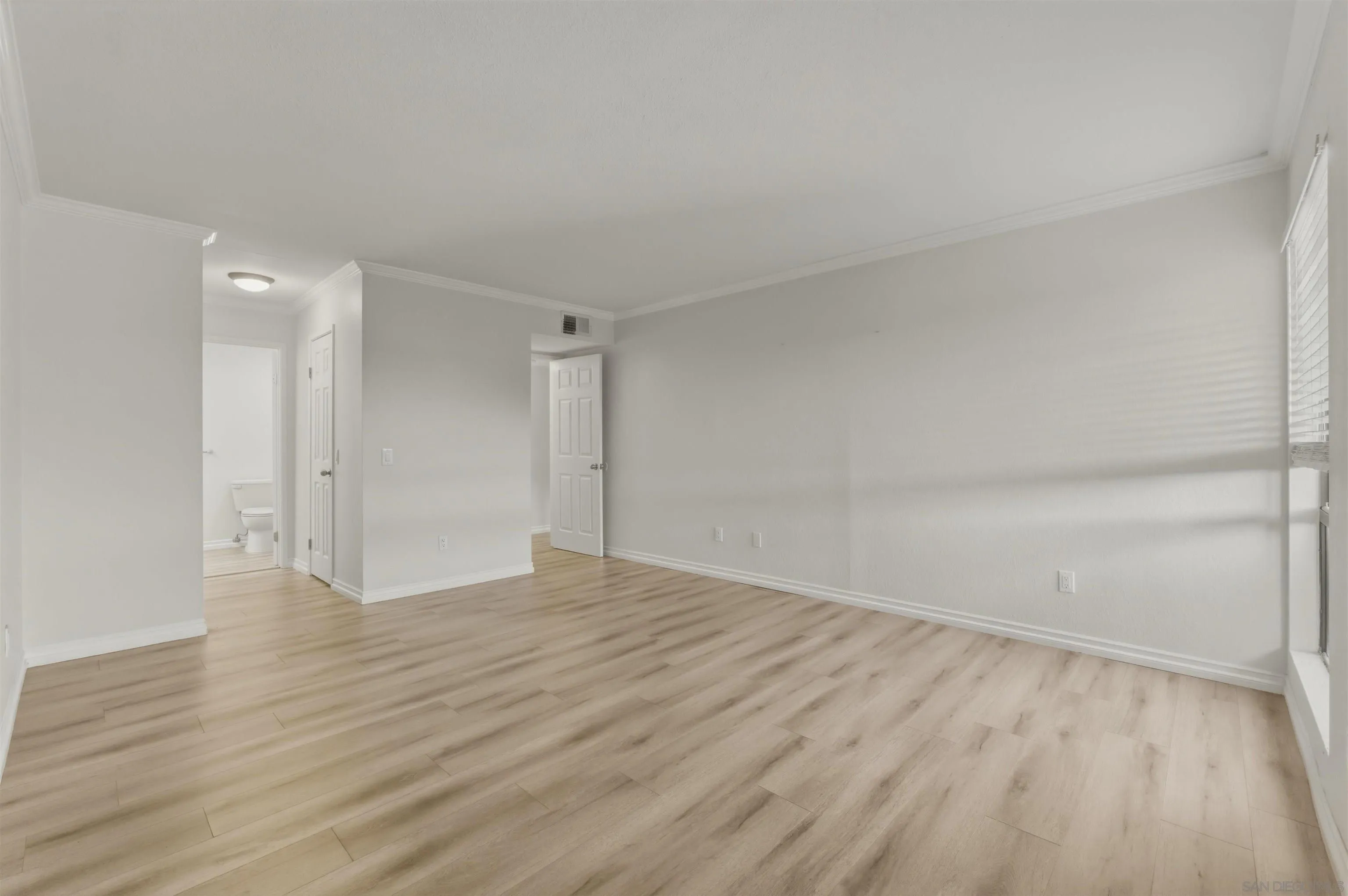 Photo #11: 260005054 Listing: Photo #11