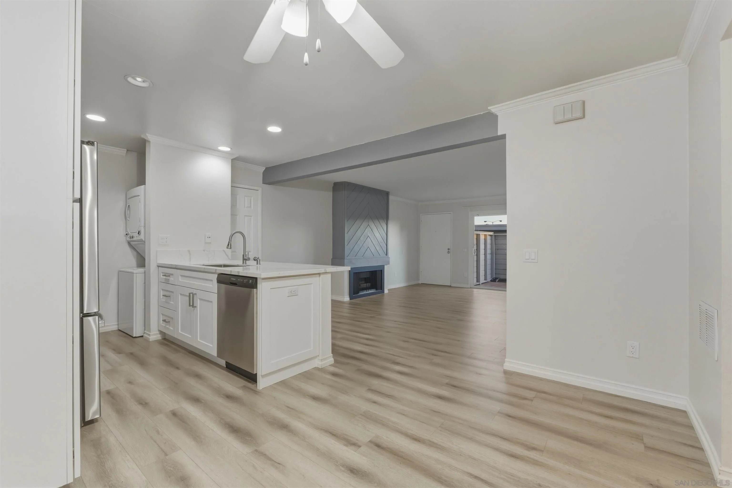 Photo #3: 260005054 Listing: Photo #3