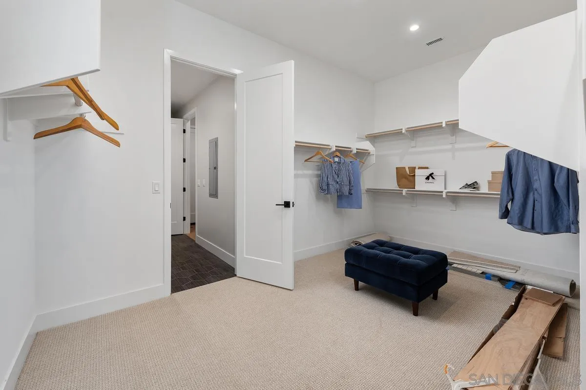 https://cdn.realtyfeed.com/cdn/127/260005058/dec647191280f29cf350a3a93ff8a44e.webp