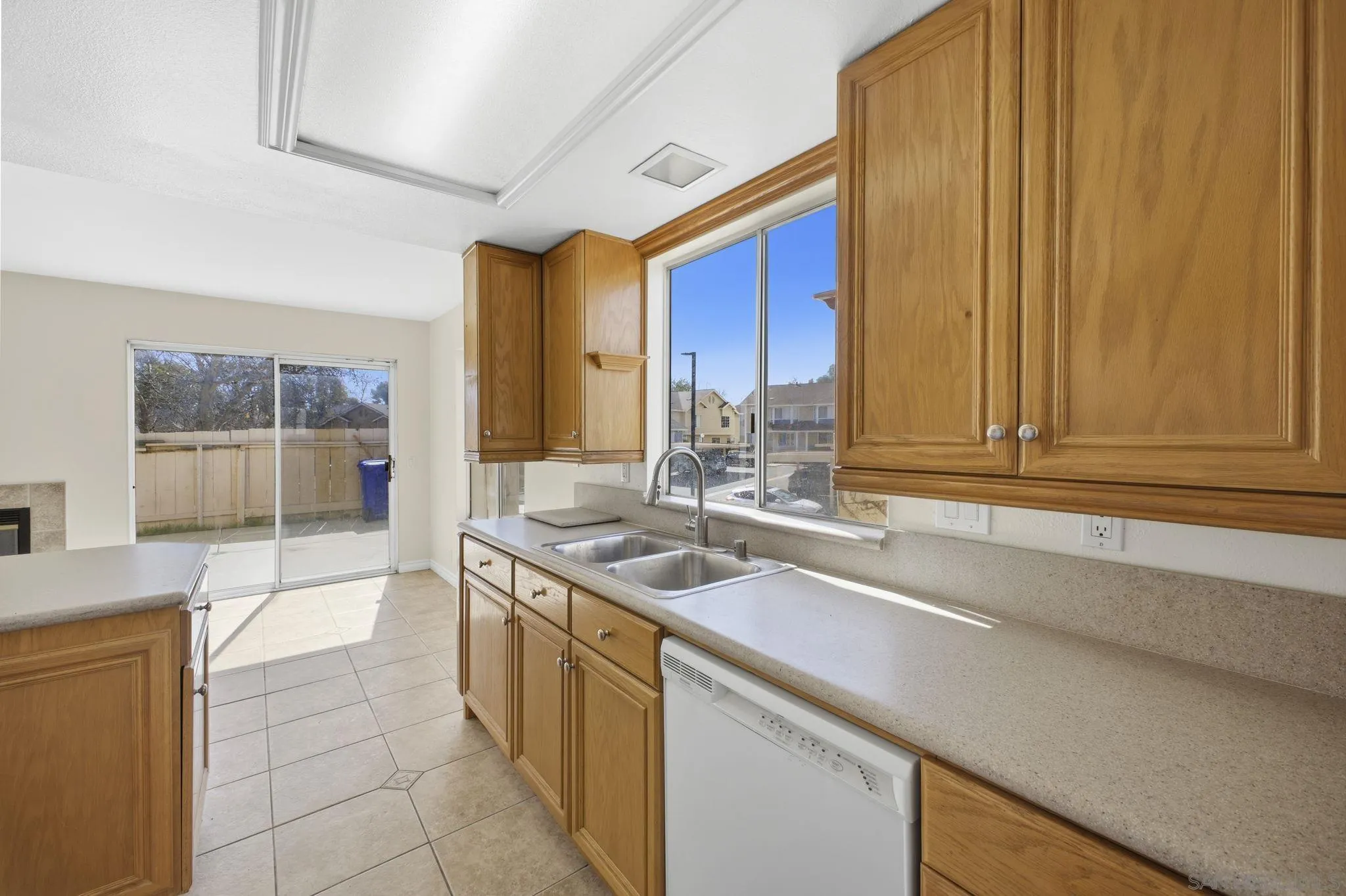 Photo #8: 260005059 Listing: Photo #8