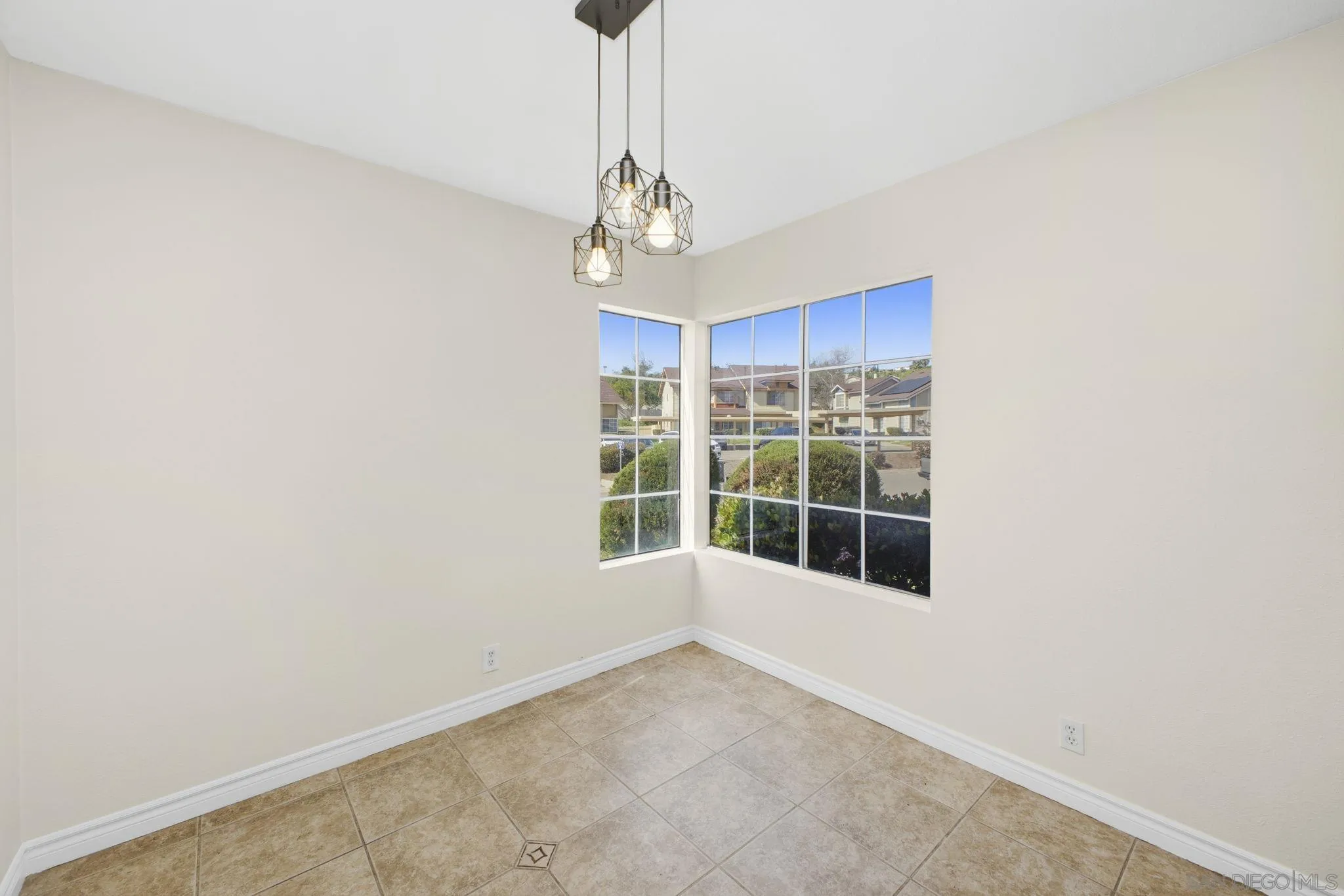 Photo #5: 260005059 Listing: Photo #5