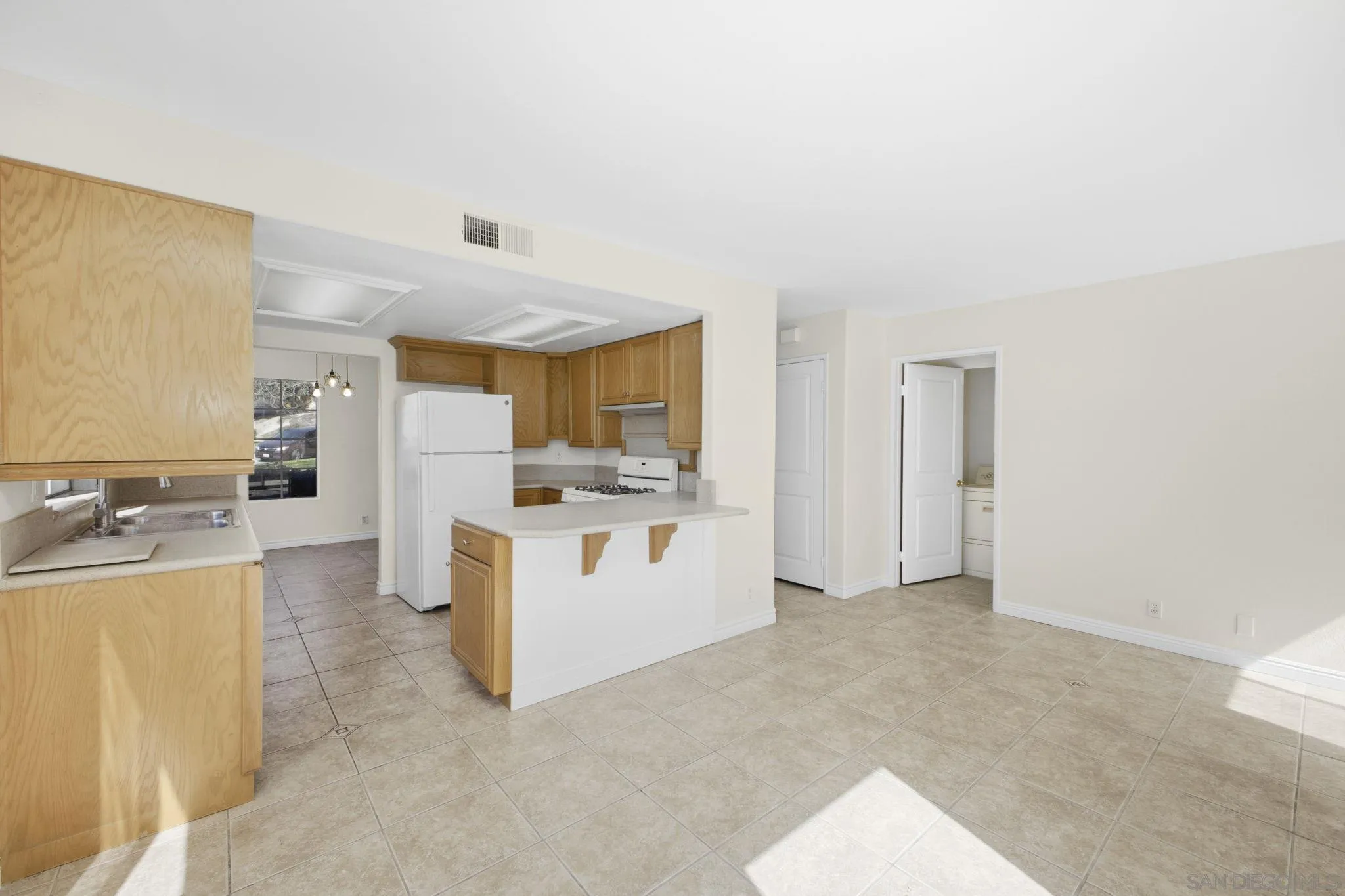 Photo #11: 260005059 Listing: Photo #11