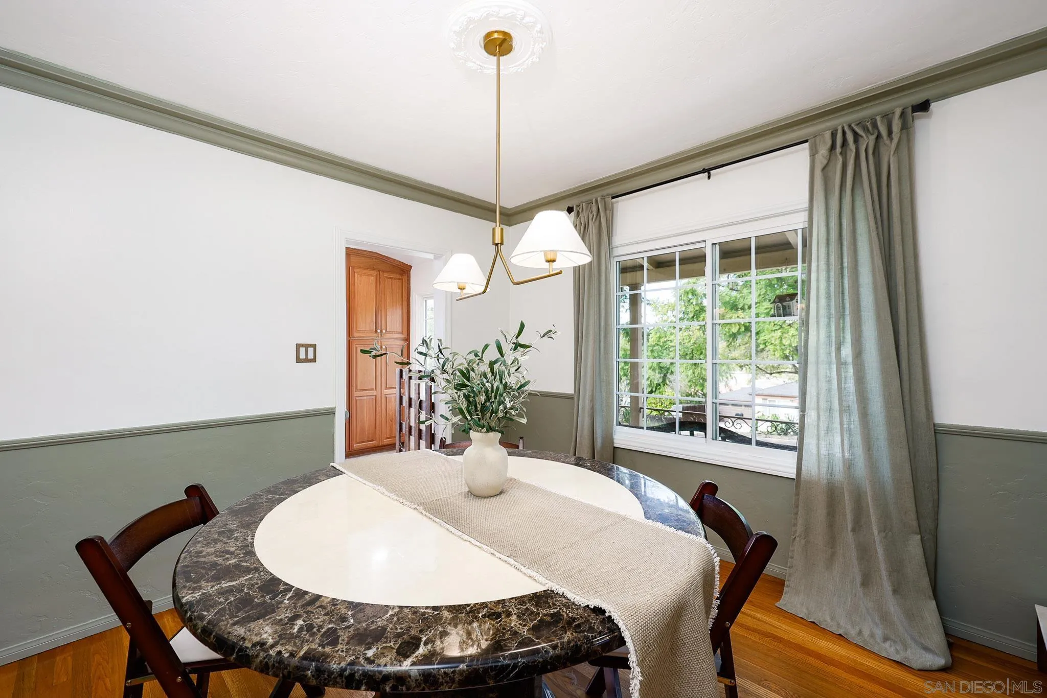 https://cdn.realtyfeed.com/cdn/127/260005060/2cc659c9c54da6881f6ace57fe04fa41.webp