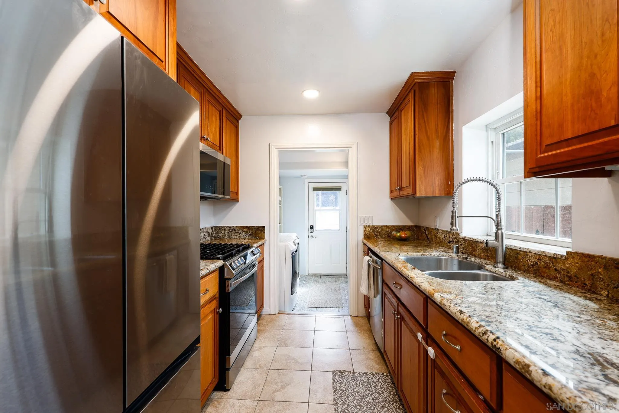 https://cdn.realtyfeed.com/cdn/127/260005060/ab9ce4c996eb0f748e0181d8c3f3d3d4.webp