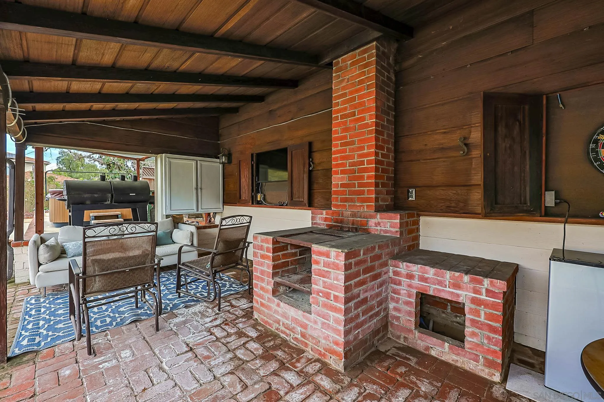 https://cdn.realtyfeed.com/cdn/127/260005060/db1b550ff74623c74cc9923646de3661.webp