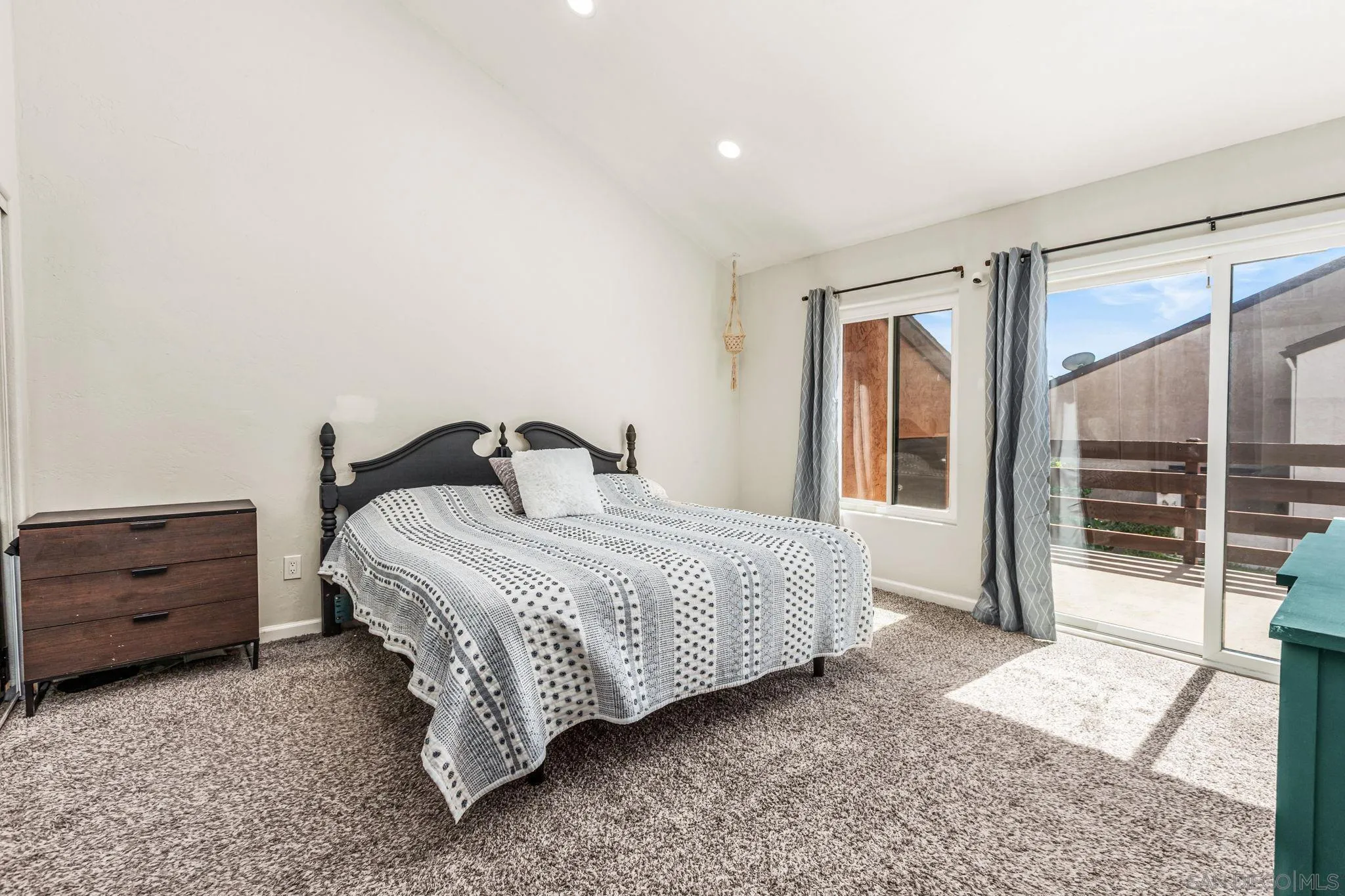 https://cdn.realtyfeed.com/cdn/127/260005070/547ea501c33f84a6d566543404dffb5a.webp