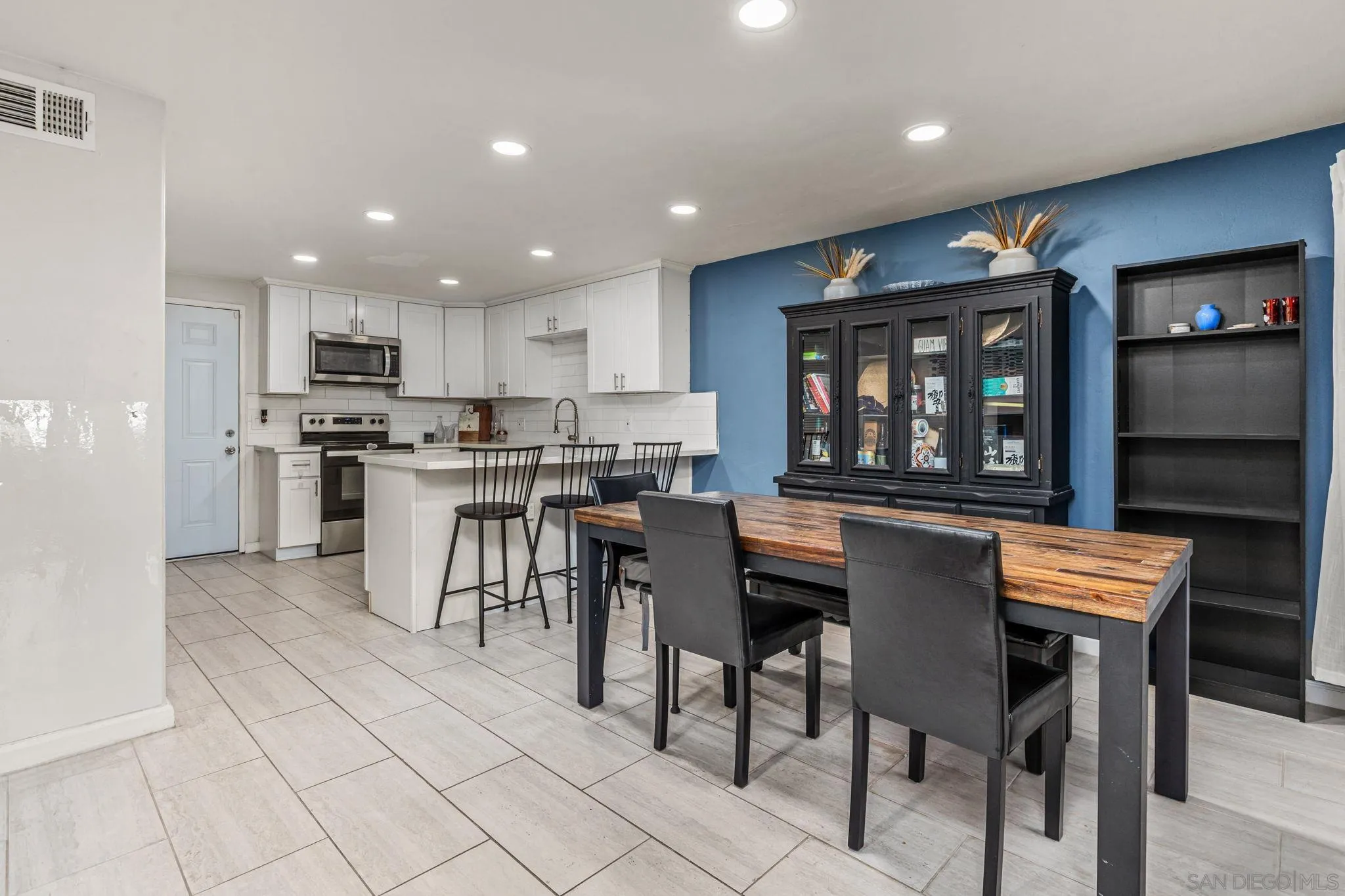 https://cdn.realtyfeed.com/cdn/127/260005070/6f162d73000fc5b8f21820c358c636d0.webp