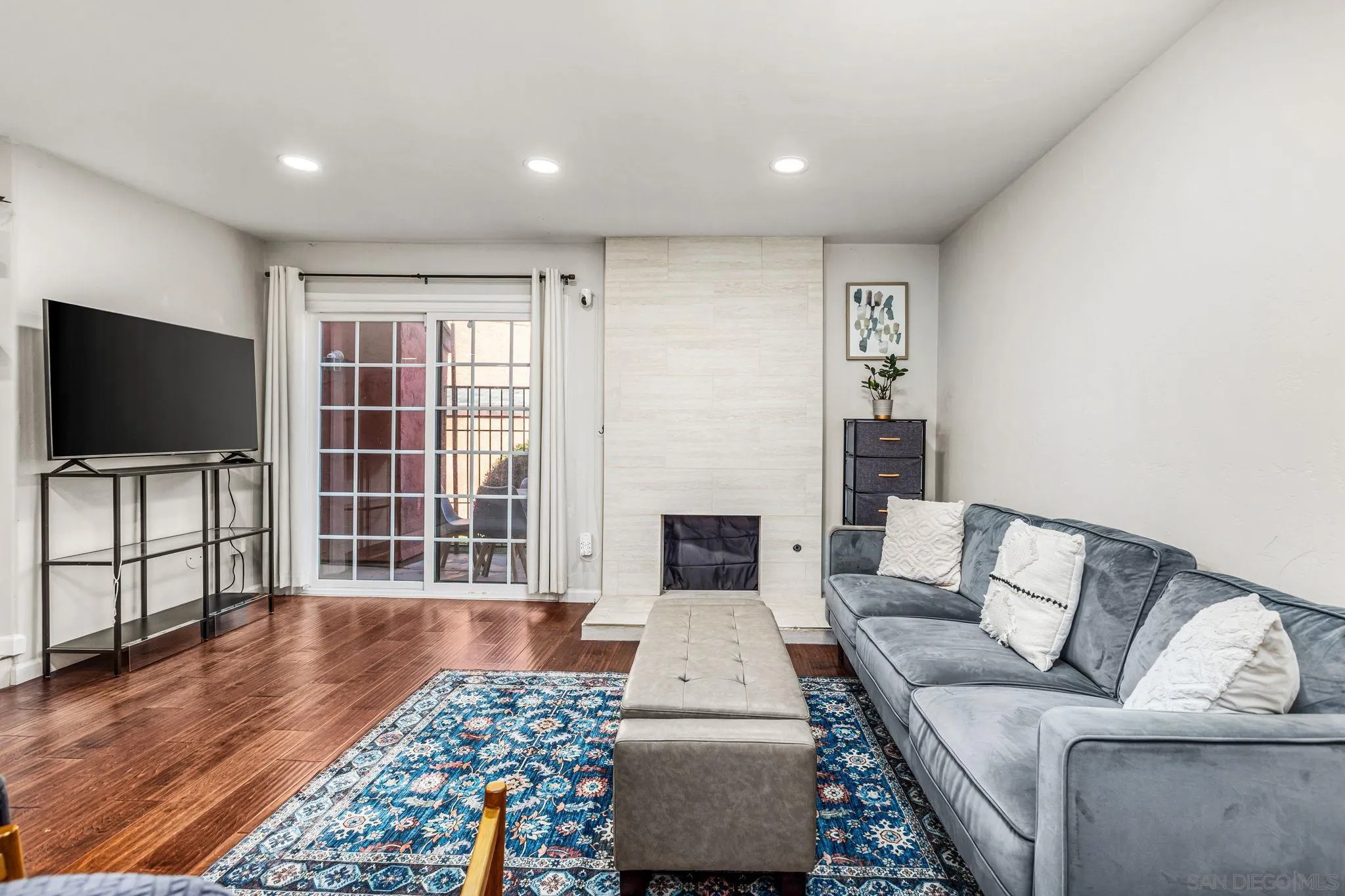 https://cdn.realtyfeed.com/cdn/127/260005070/a097d18ca32626318767ee17004bcc19.webp