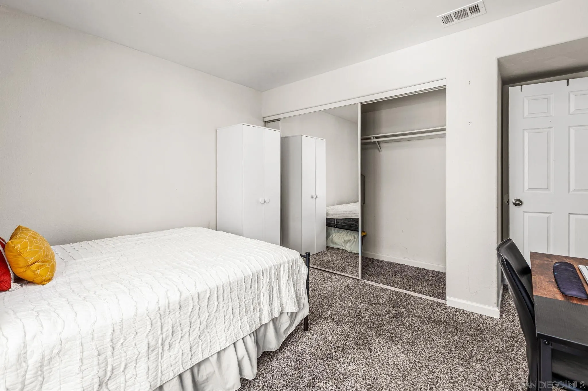 https://cdn.realtyfeed.com/cdn/127/260005070/d07c0497b360cabe15db62a99a83590c.webp