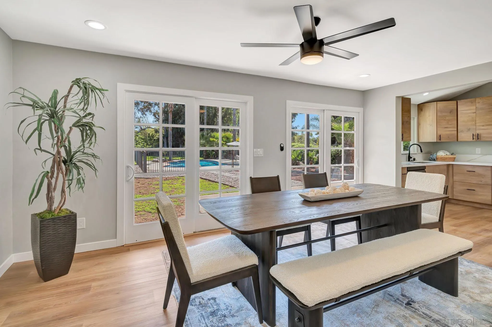https://cdn.realtyfeed.com/cdn/127/260005073/417510faf0a048953da33838ab528fe8.webp