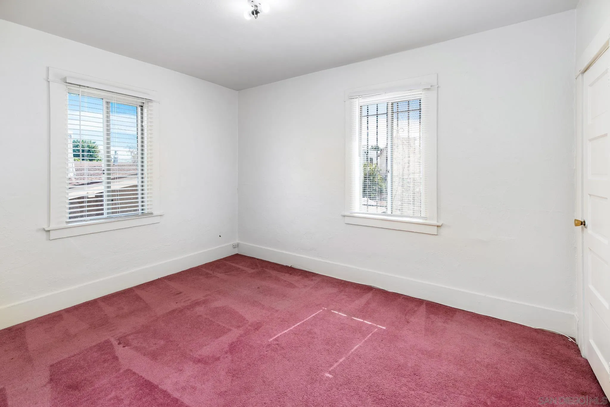 https://cdn.realtyfeed.com/cdn/127/260005076/42629f967742db3ddaba8e6eec78ed14.webp