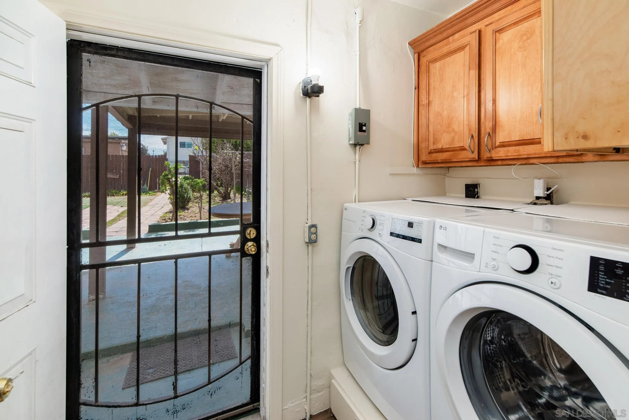 https://cdn.realtyfeed.com/cdn/127/260005076/ef17c87b5e5618335aeef12b2203a803.webp