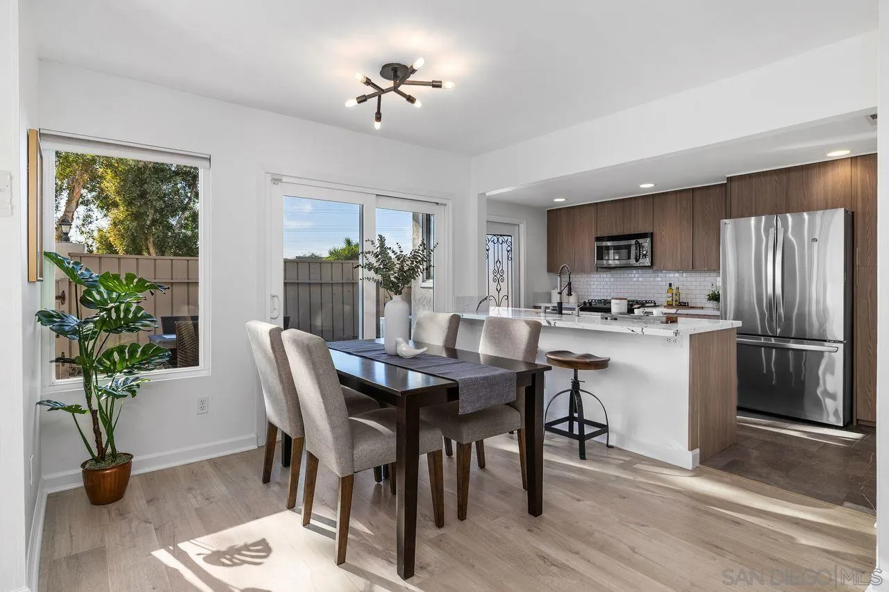 https://cdn.realtyfeed.com/cdn/127/260005077/81a9bd19dd5075ecf48980d264aaca1e.webp