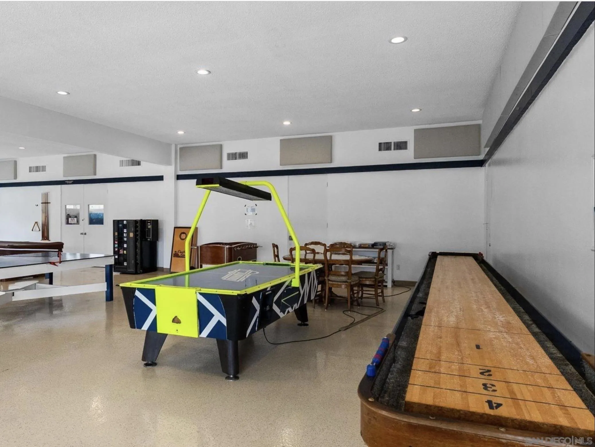 https://cdn.realtyfeed.com/cdn/127/260005077/867d9346322cb110140b40e76008edde.webp