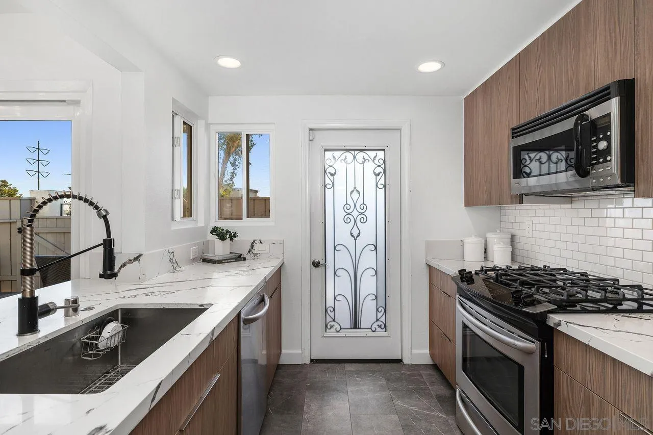 https://cdn.realtyfeed.com/cdn/127/260005077/9cc6ea7298c0a24bcfd24000043d5894.webp