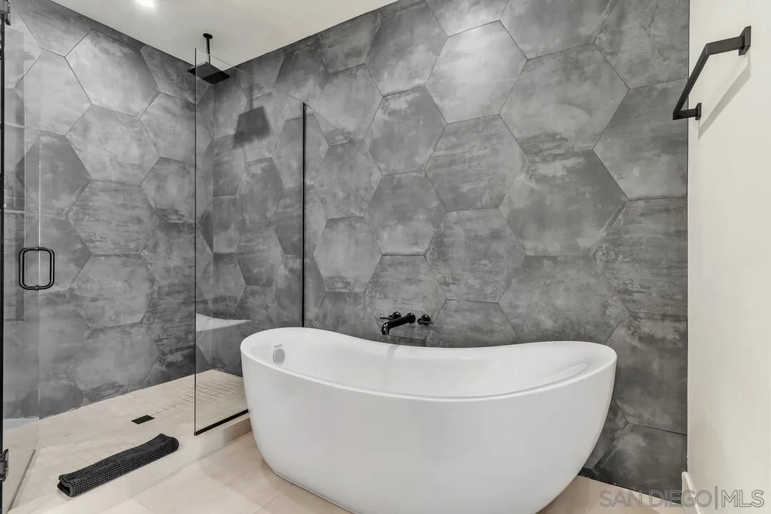 Photo #2: 260005083 Listing: Photo #2