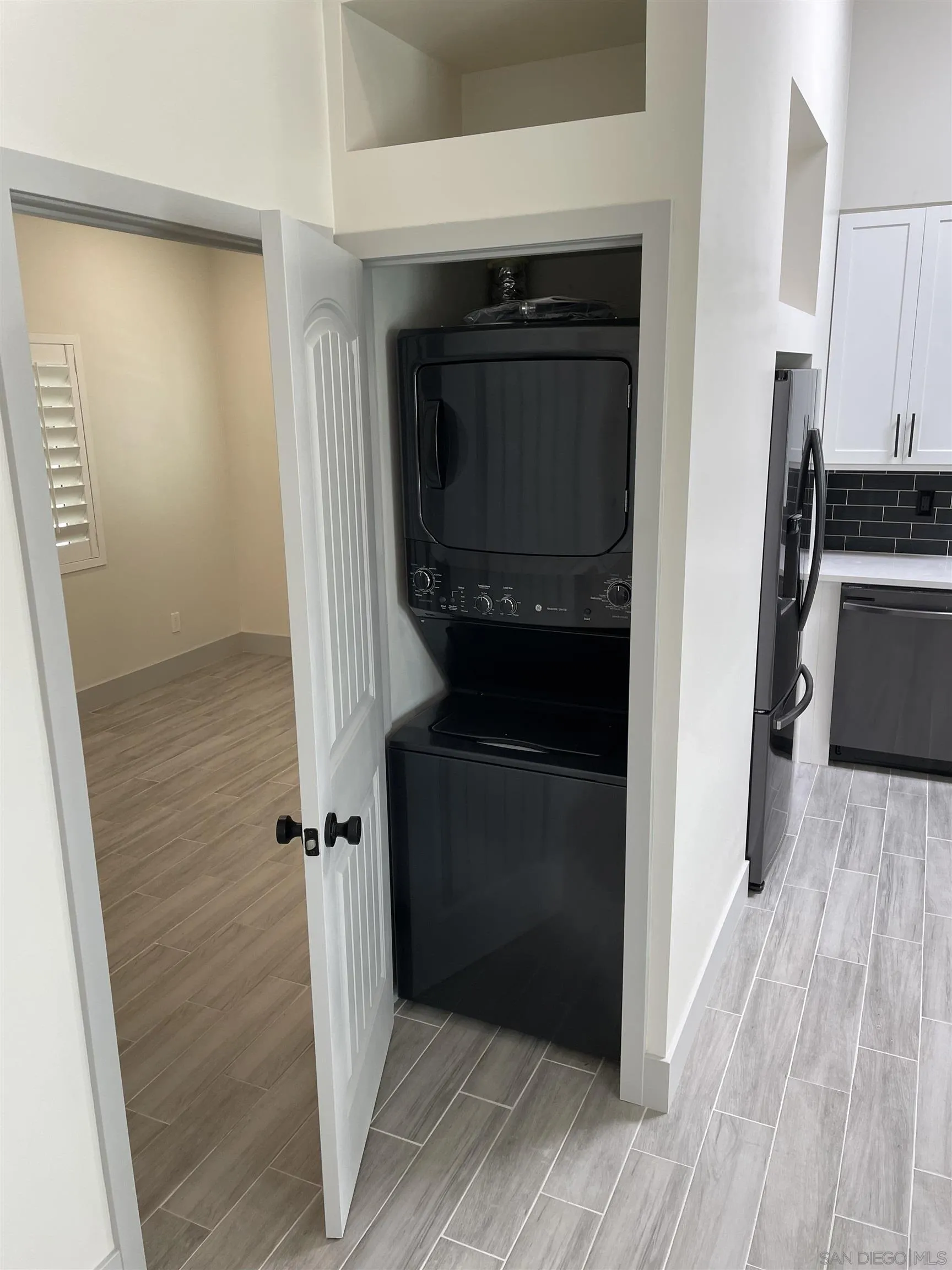 https://cdn.realtyfeed.com/cdn/127/260005084/ec7f270e563c9d4b39beff4963f35e05.webp