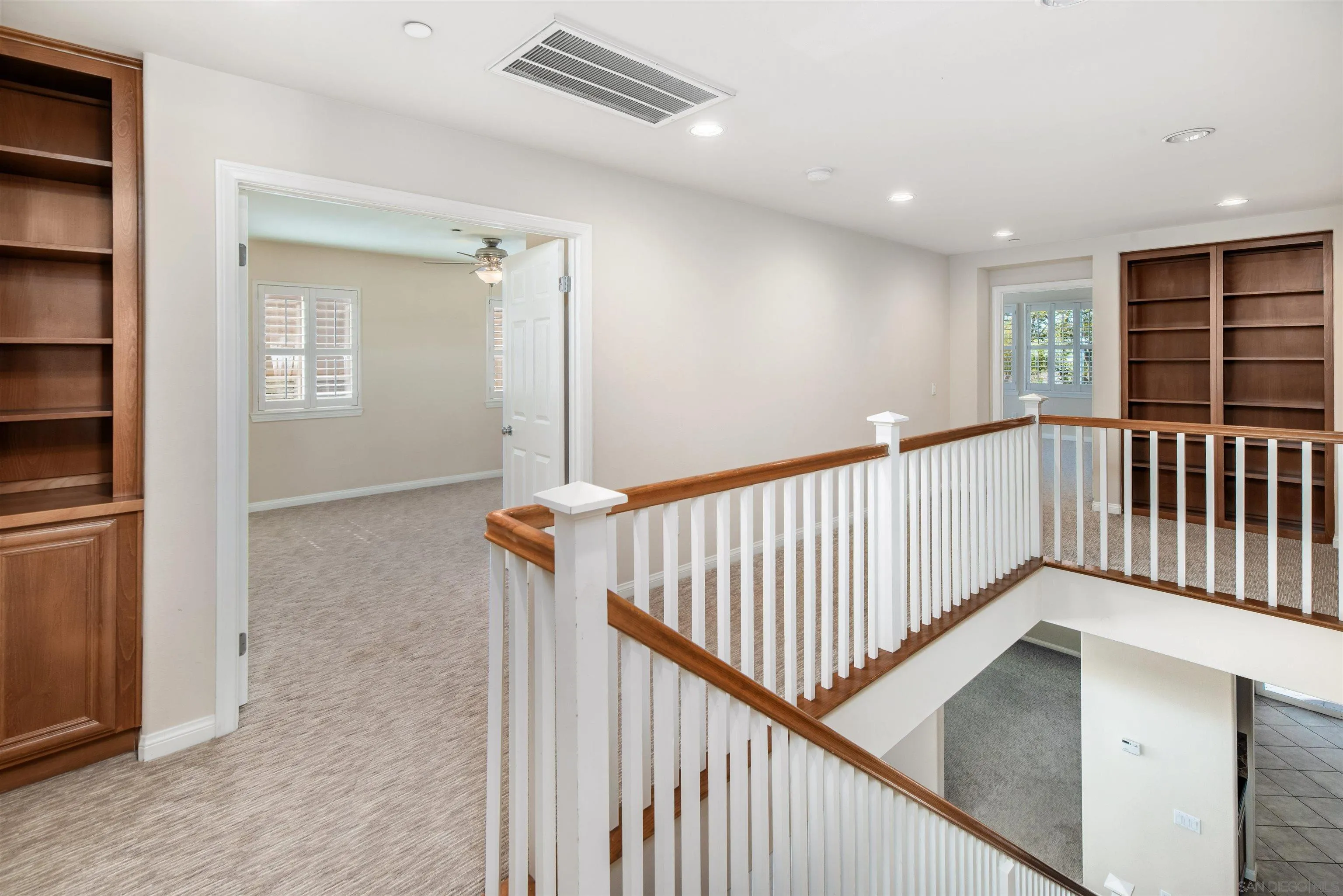 https://cdn.realtyfeed.com/cdn/127/260005089/1b91f55c630bf70af981264d2800c031.webp