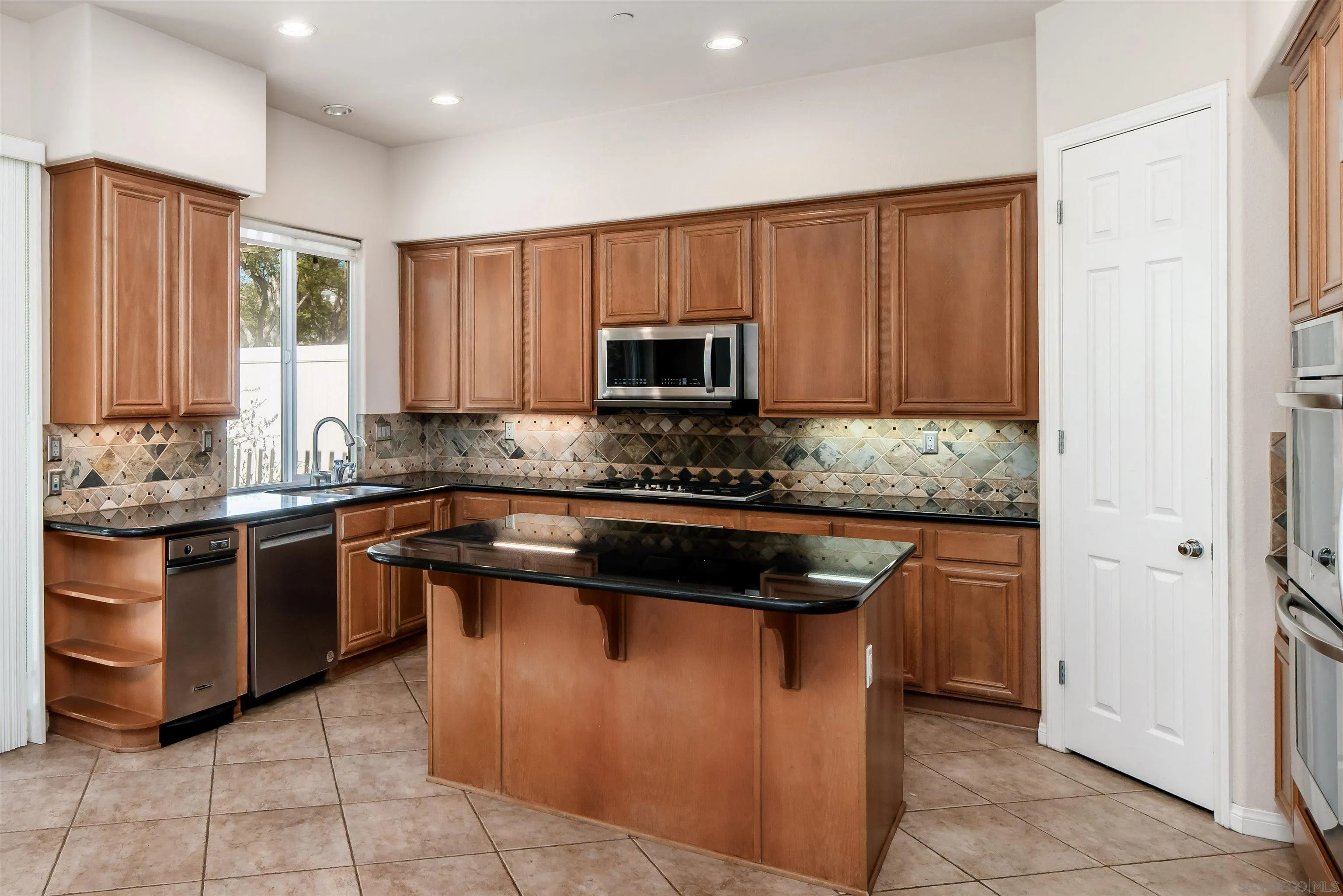 https://cdn.realtyfeed.com/cdn/127/260005089/accf532dcbadcdb121e9d1965f7fb578.webp