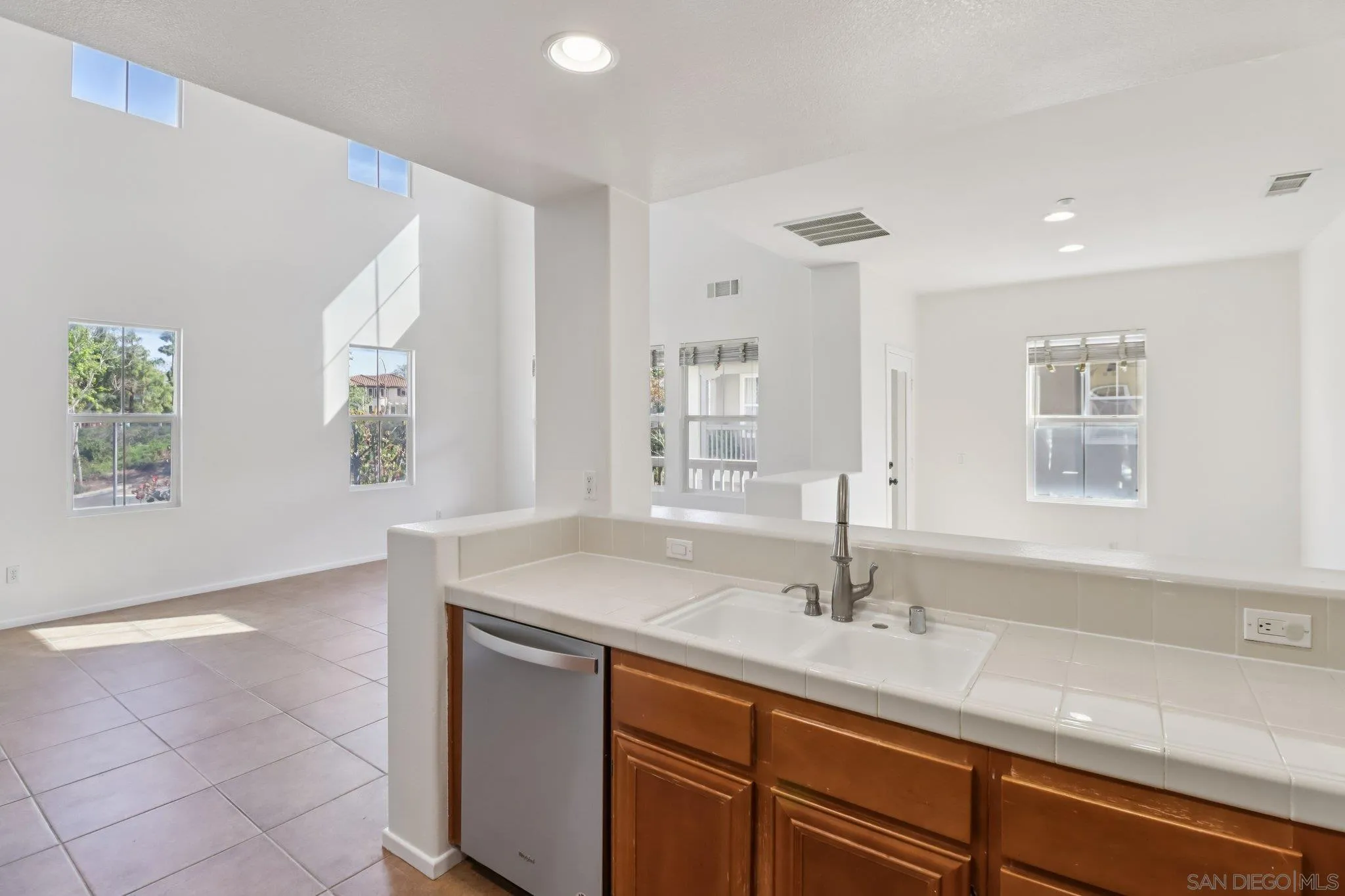 Photo #16: 260005097 Listing: Photo #16