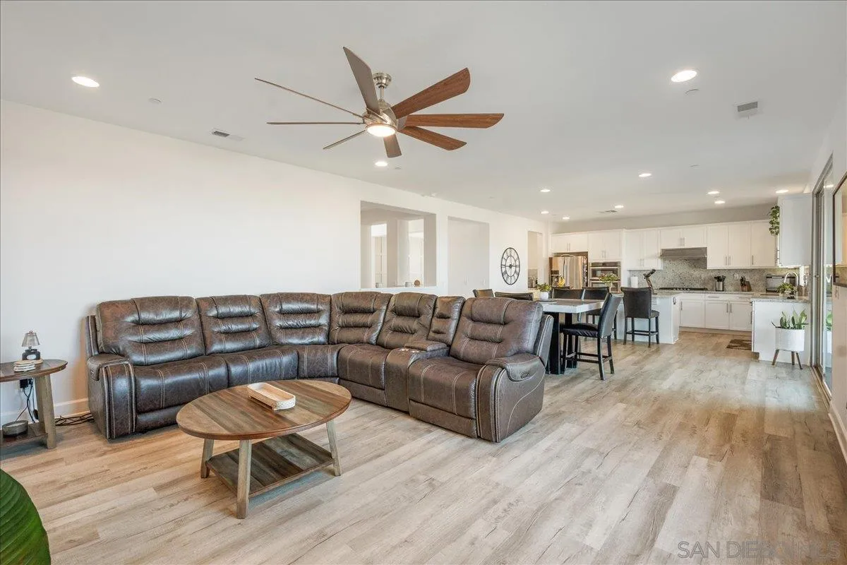 https://cdn.realtyfeed.com/cdn/127/260005098/e3ece724fa0a4d381b13f8ce4aedd423.webp