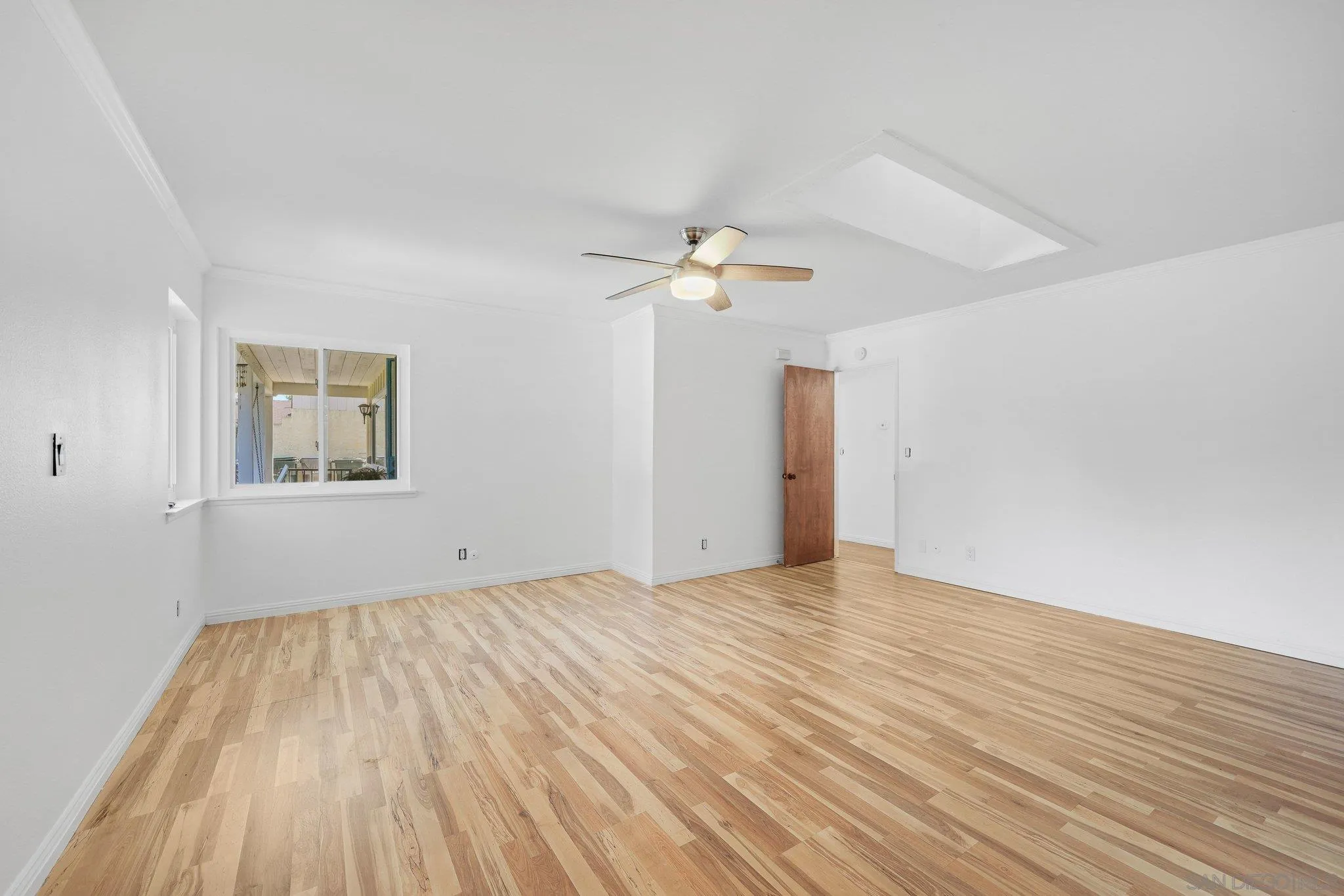 https://cdn.realtyfeed.com/cdn/127/260005101/871bf7ae5078c6025de4189f8e3497cc.webp