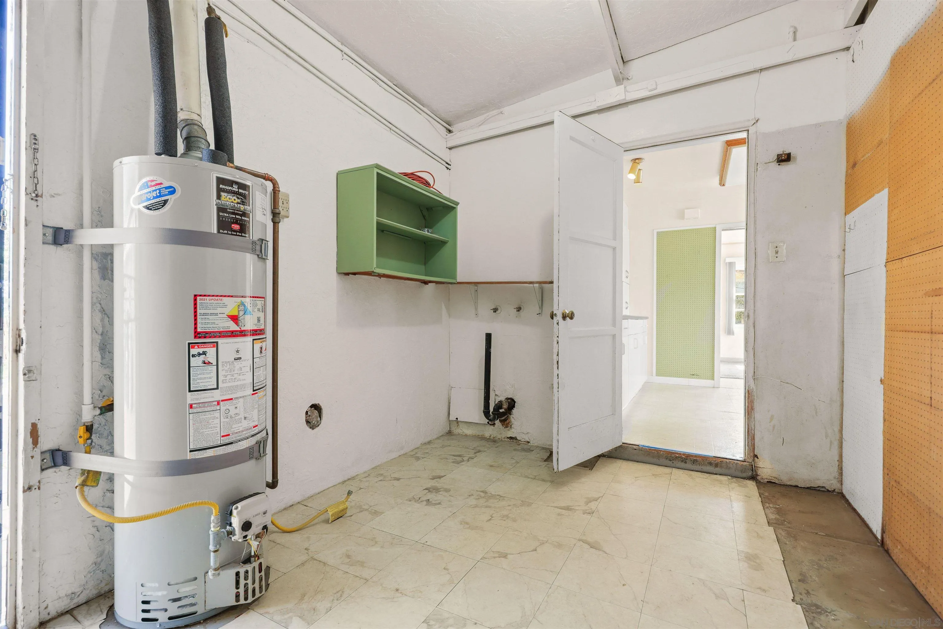 https://cdn.realtyfeed.com/cdn/127/260005104/2f72f37c3f77175736e3df50dac98263.webp
