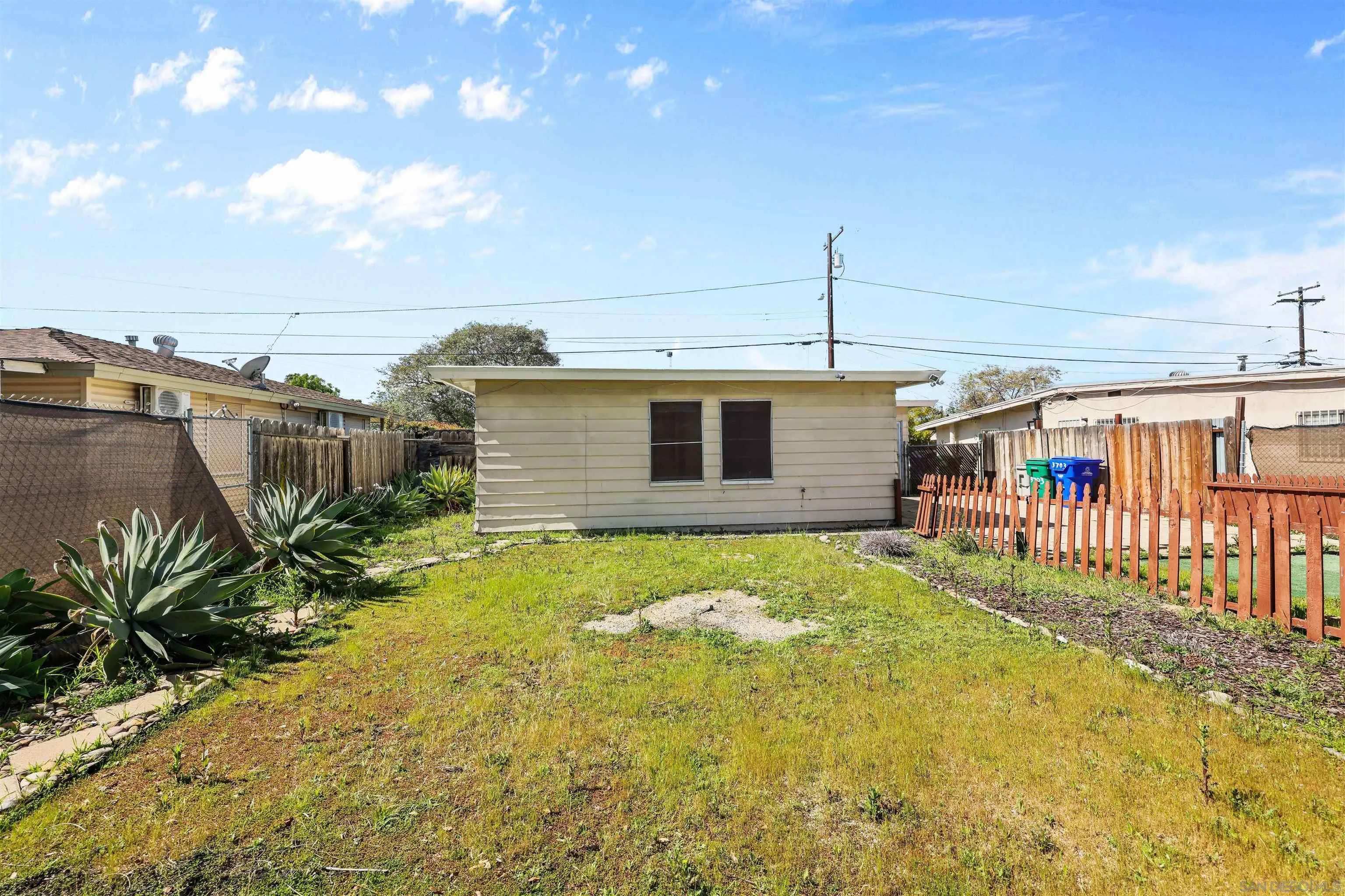https://cdn.realtyfeed.com/cdn/127/260005104/7e7a49d7177babcd63383cbba3d9a3b0.webp