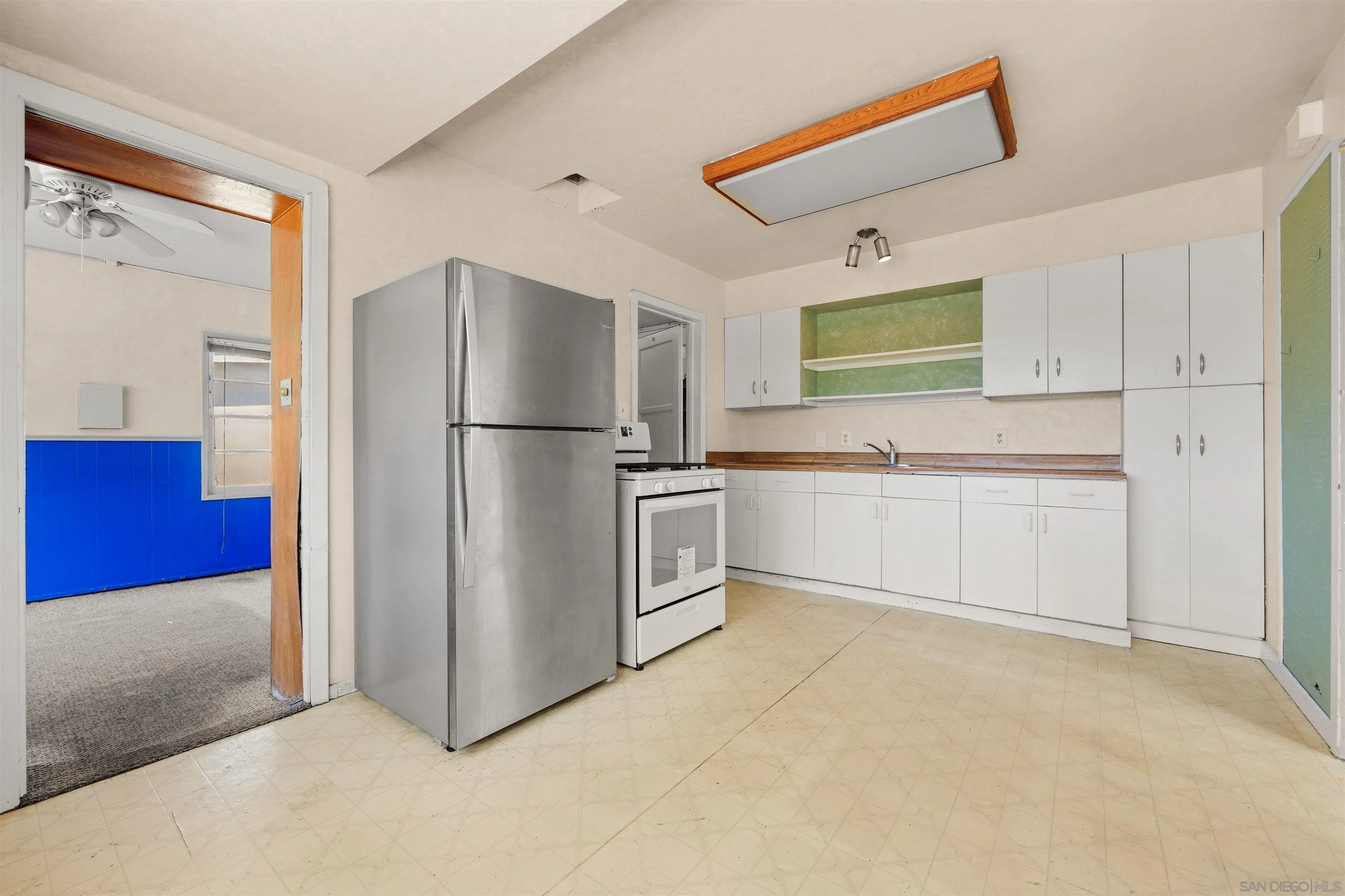 https://cdn.realtyfeed.com/cdn/127/260005104/85a237b20541b85e2c852751fcdeba30.webp
