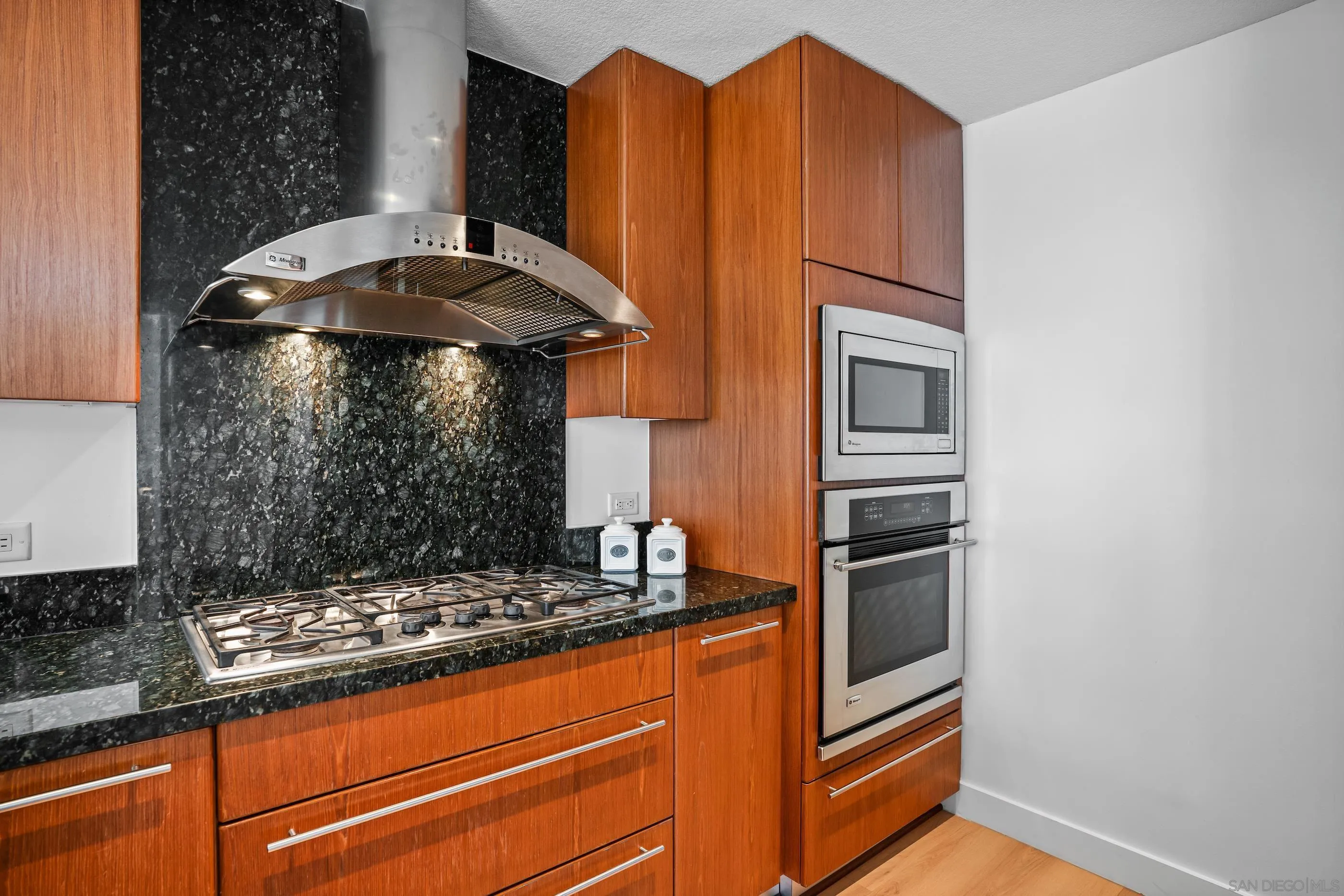 Photo #13: 260005111 Listing: Photo #13