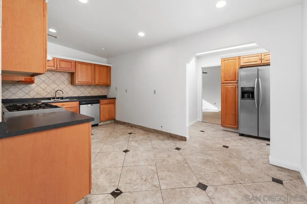 https://cdn.realtyfeed.com/cdn/127/260005116/165f55715da203f727090815605c80c9.webp