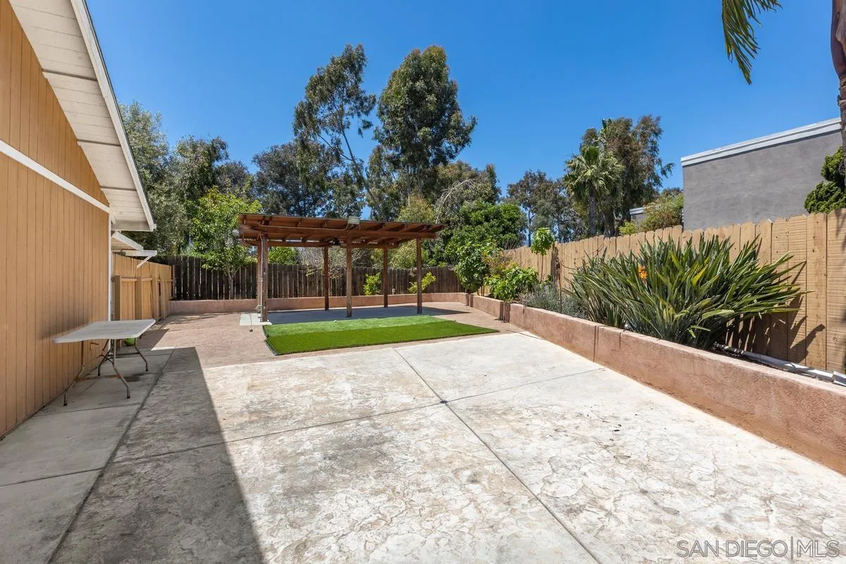 https://cdn.realtyfeed.com/cdn/127/260005116/38074f86f76e90ec67800394315f42e1.webp