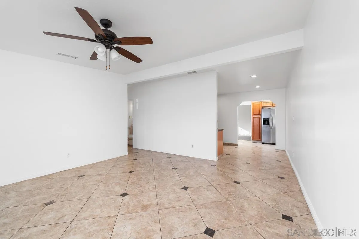 https://cdn.realtyfeed.com/cdn/127/260005116/c5fe9dd74d6ce032c63843a4c41896d7.webp