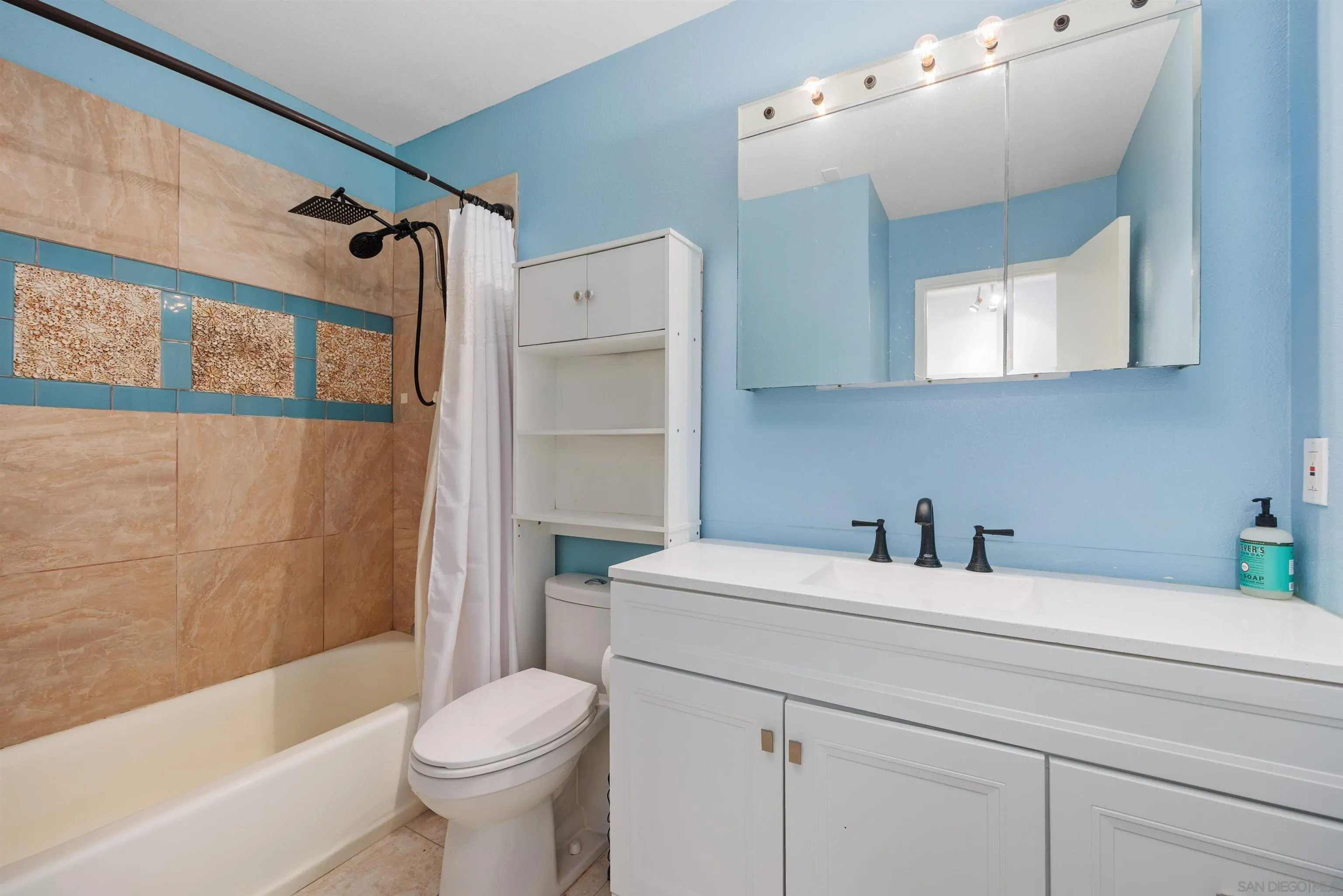 https://cdn.realtyfeed.com/cdn/127/260005124/751533c3944129a759b727787eabd428.webp