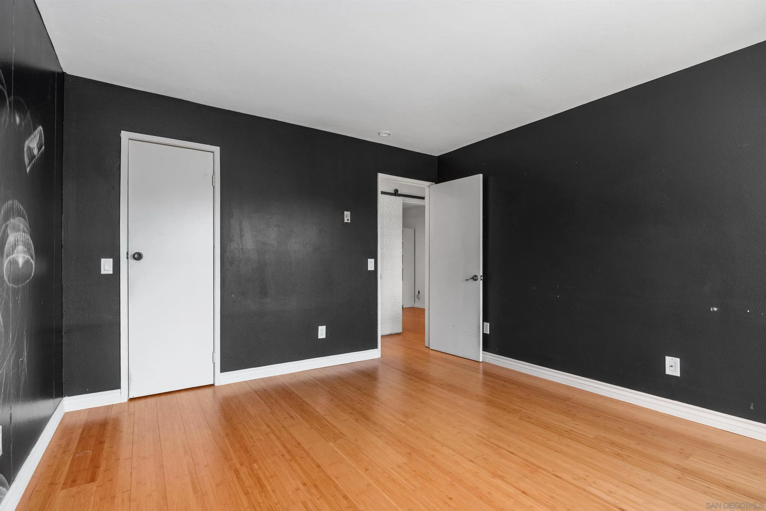 https://cdn.realtyfeed.com/cdn/127/260005124/834e9237de28c7bcb83d26cc05961a04.webp