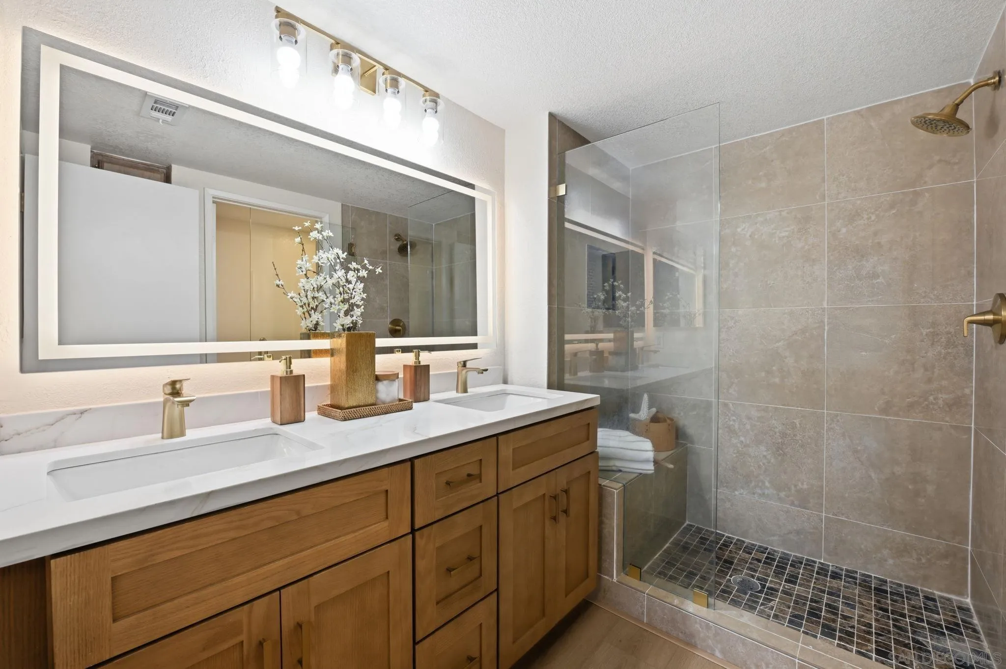 Photo #13: 260005128 Listing: Photo #13