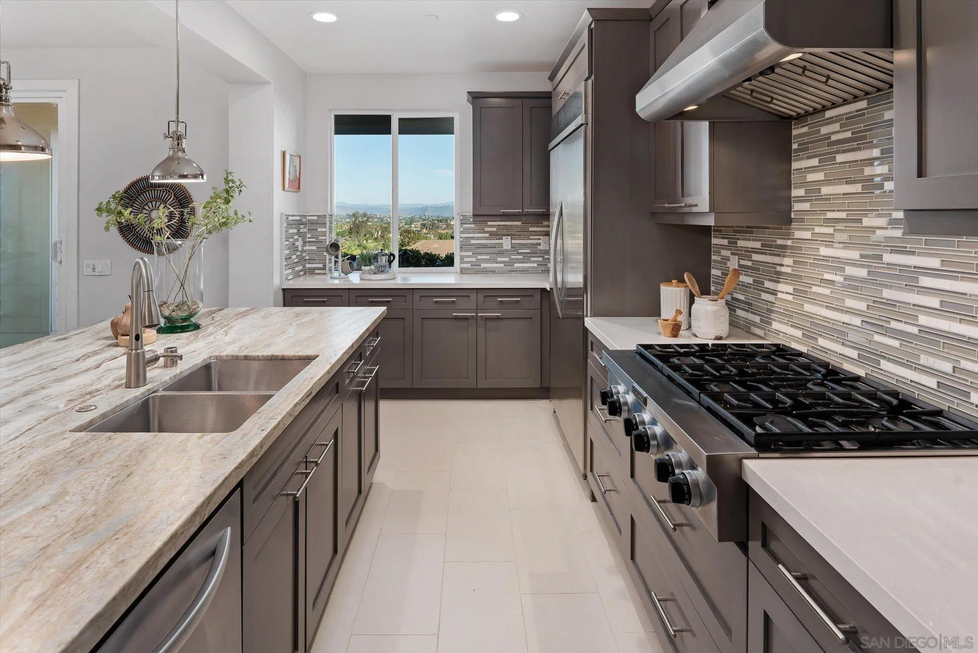 https://cdn.realtyfeed.com/cdn/127/260005133/2b536b5a4bc59addd5ec50950aca3889.webp