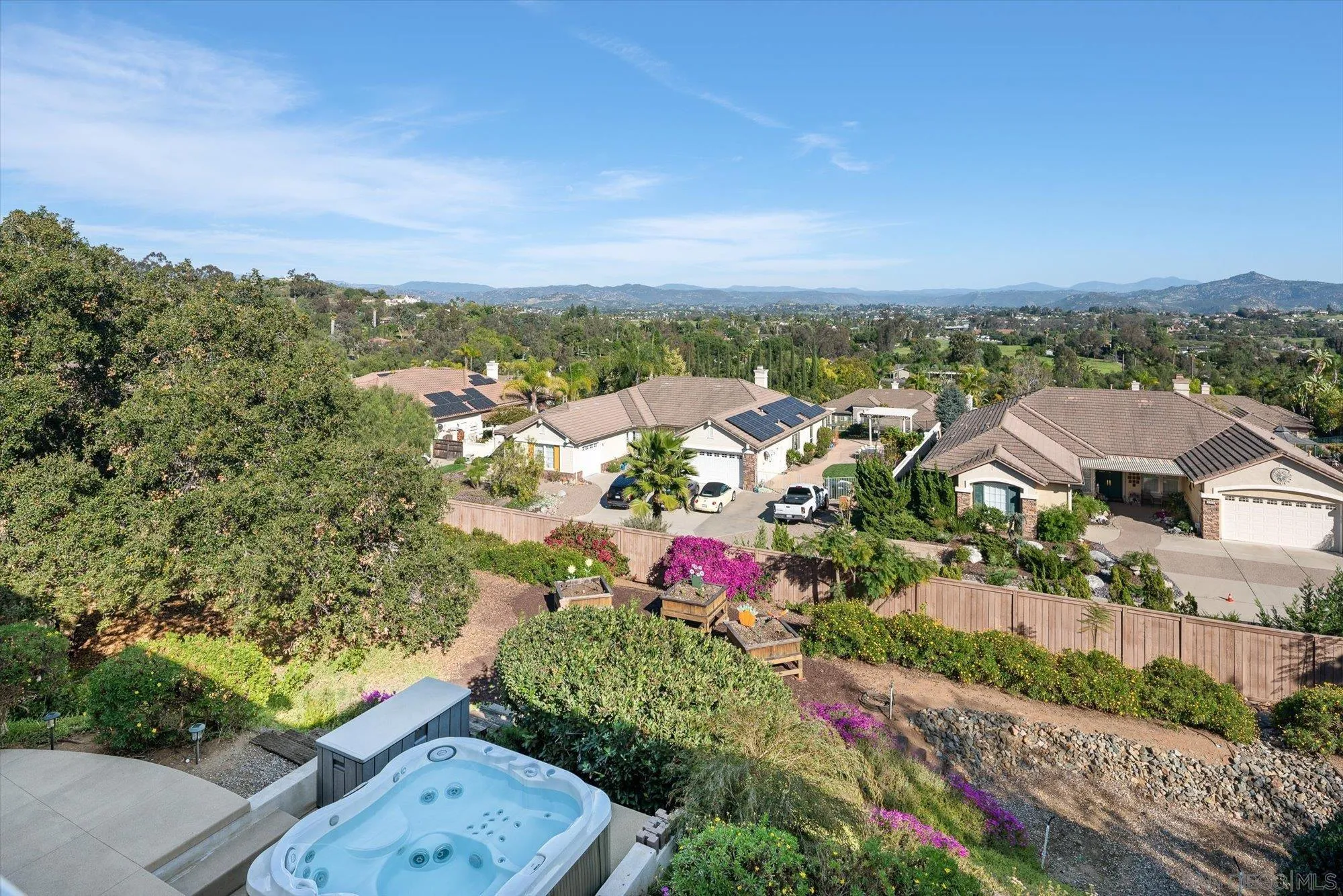 https://cdn.realtyfeed.com/cdn/127/260005133/2c4df410e93e2b420f627531373f68a1.webp