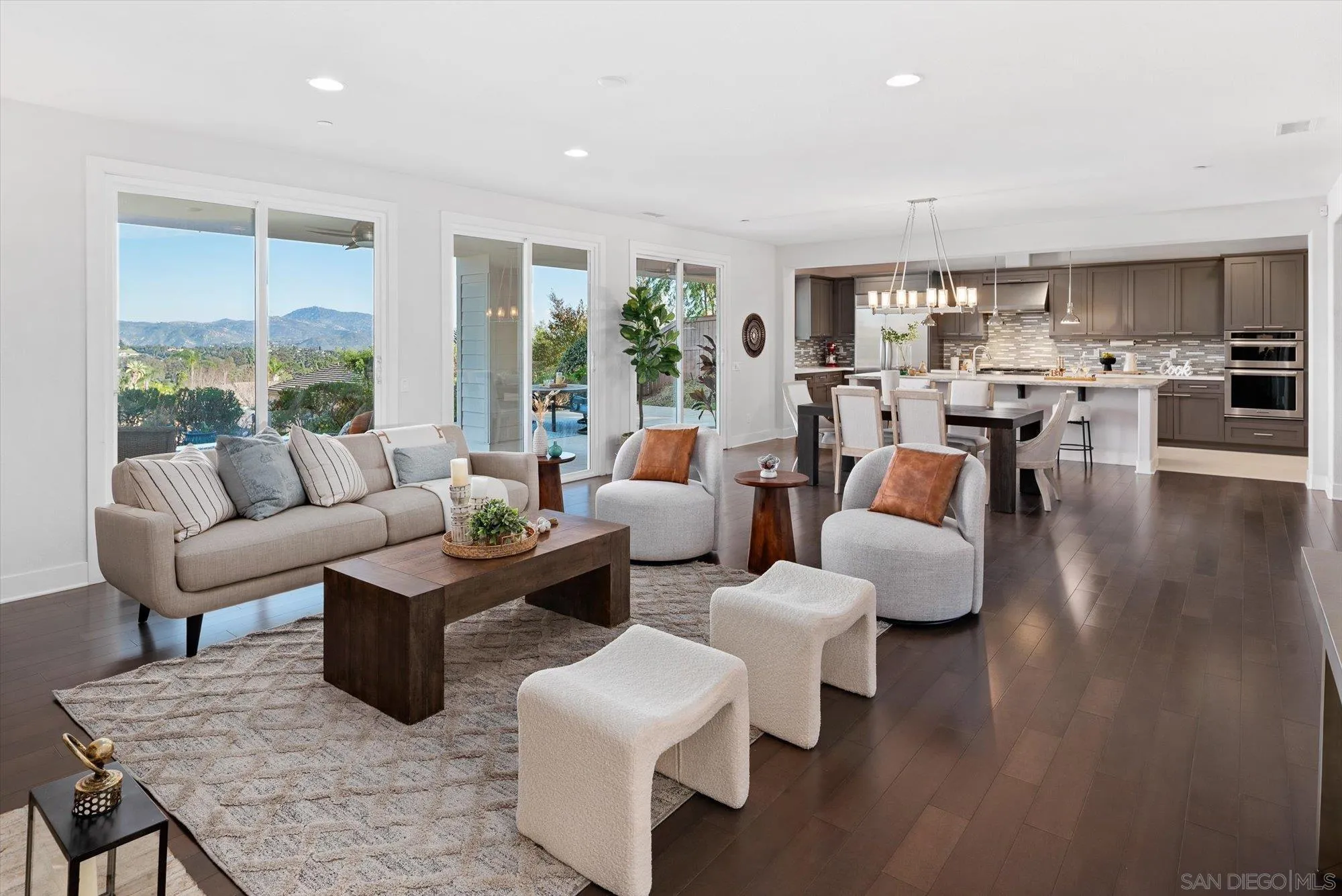 https://cdn.realtyfeed.com/cdn/127/260005133/43a0a1f288dd702ecebba83b4b6d69b1.webp