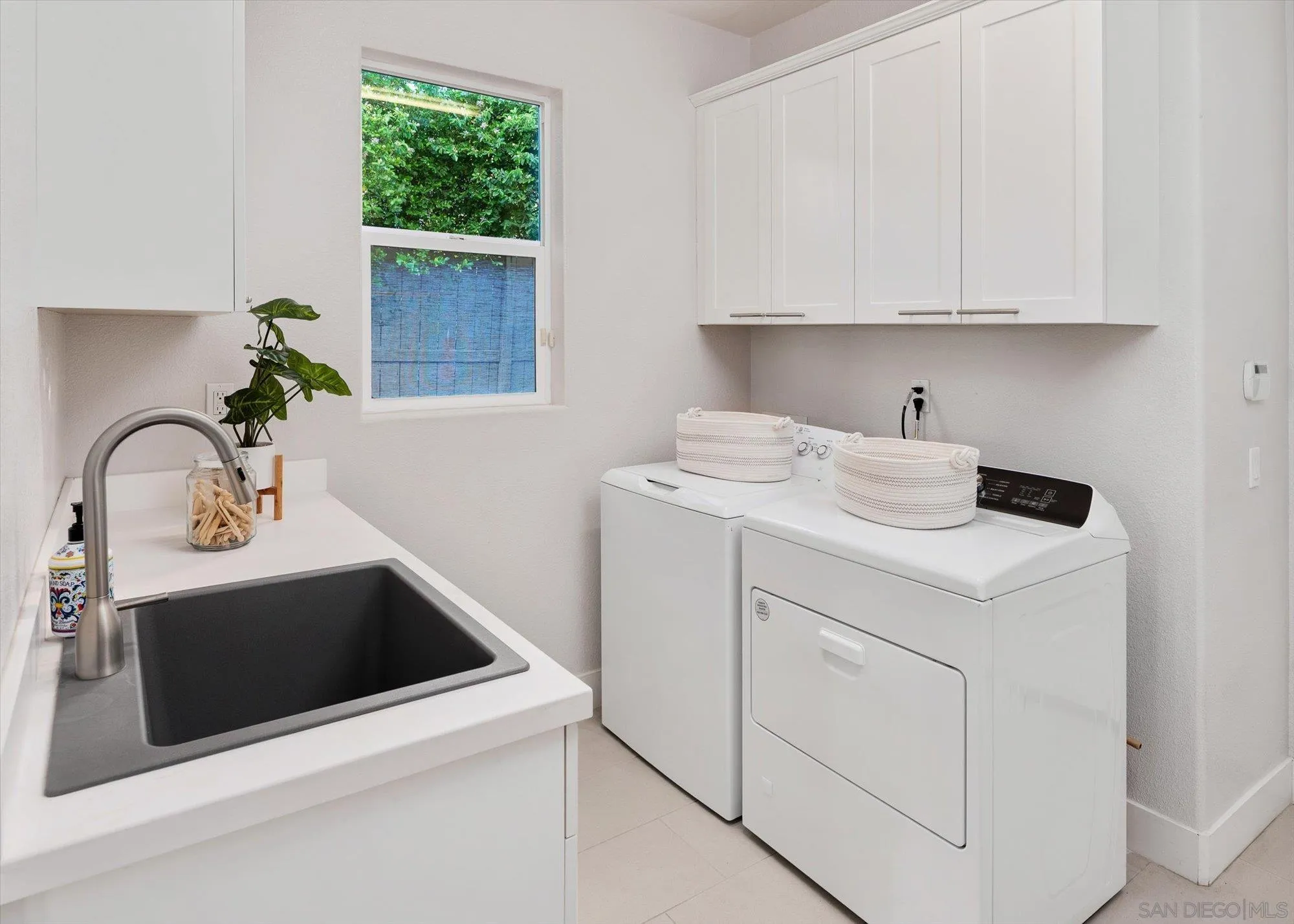 https://cdn.realtyfeed.com/cdn/127/260005133/7d38f875e1362ae42cb6a635305d53c2.webp