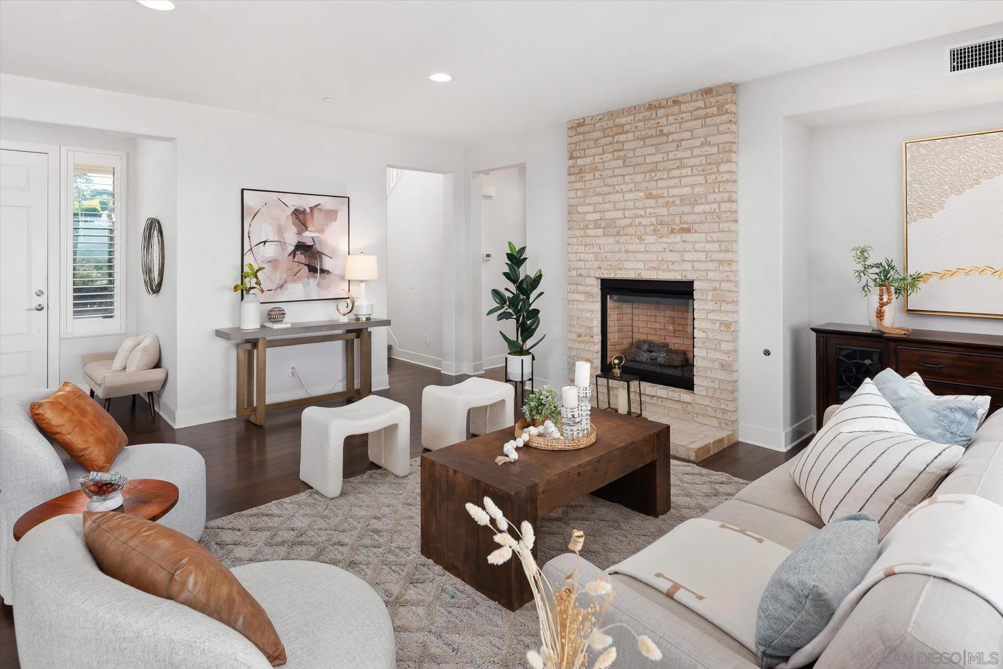 https://cdn.realtyfeed.com/cdn/127/260005133/efa74b90f0557e0d80d4416e6c533784.webp
