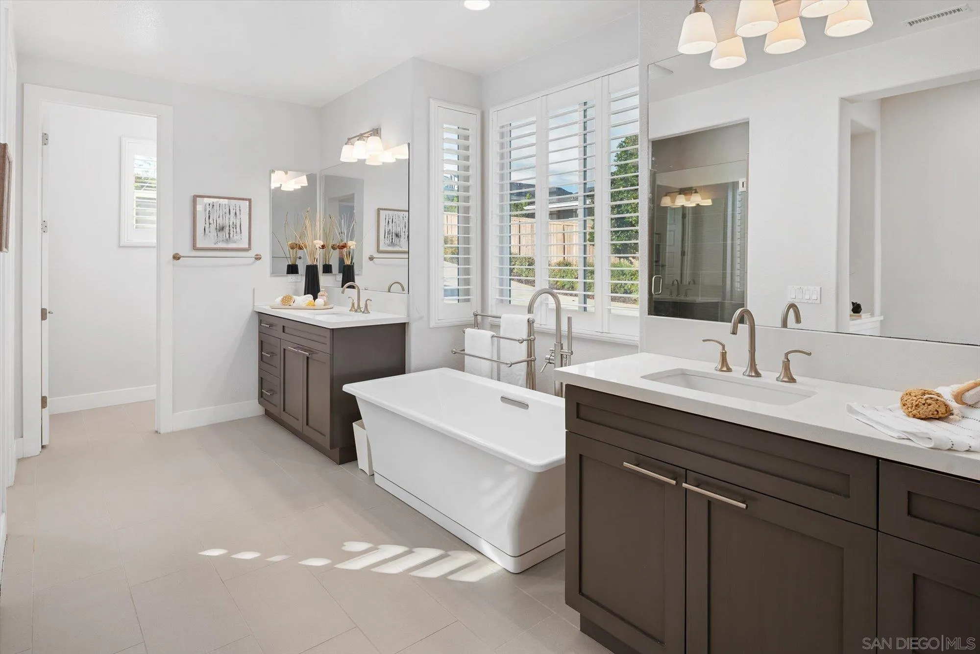 https://cdn.realtyfeed.com/cdn/127/260005133/f625da4851b16a1e27de2f7482125746.webp