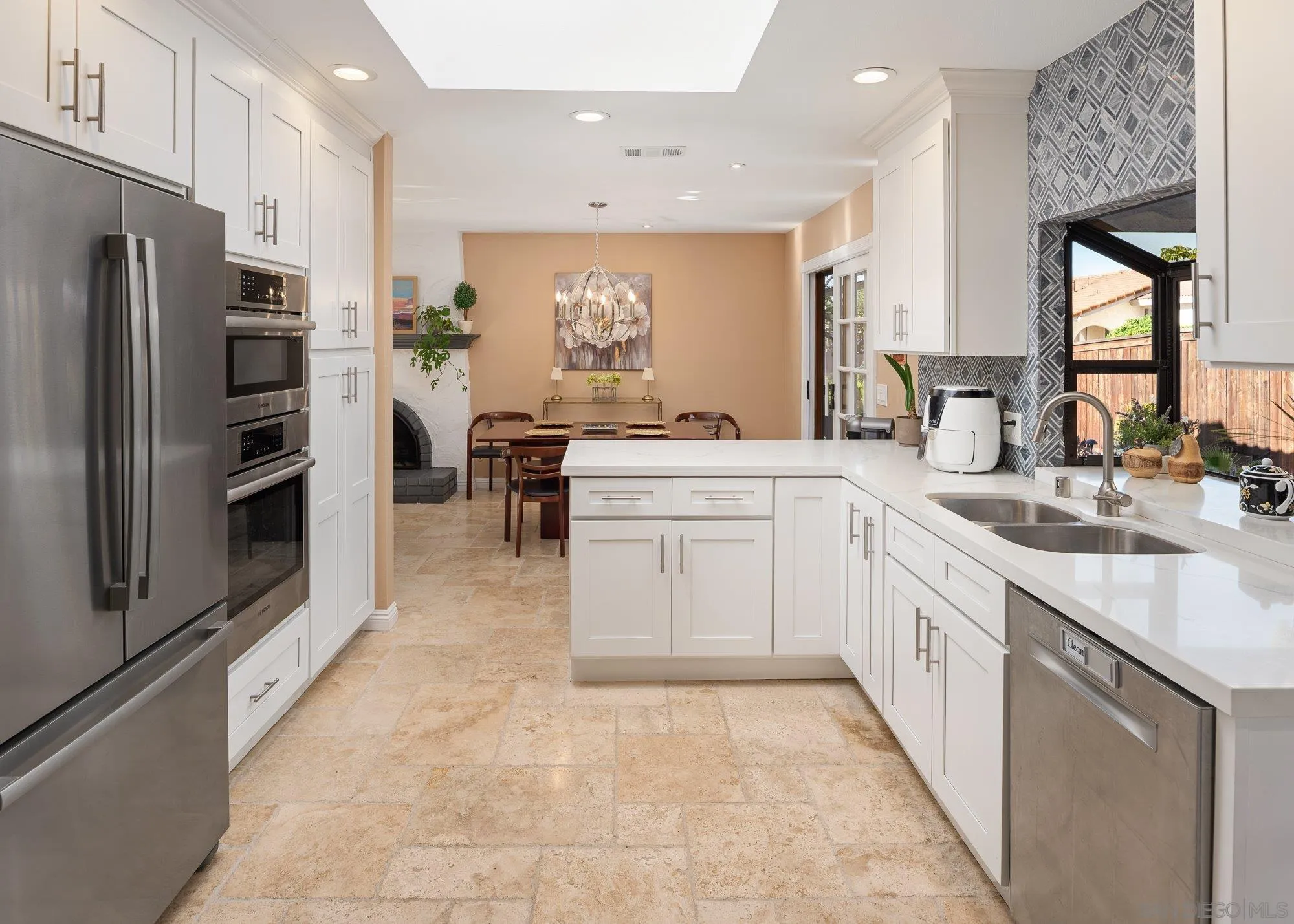 https://cdn.realtyfeed.com/cdn/127/260005134/dc996e50c0962f2f5b608fad82baf457.webp