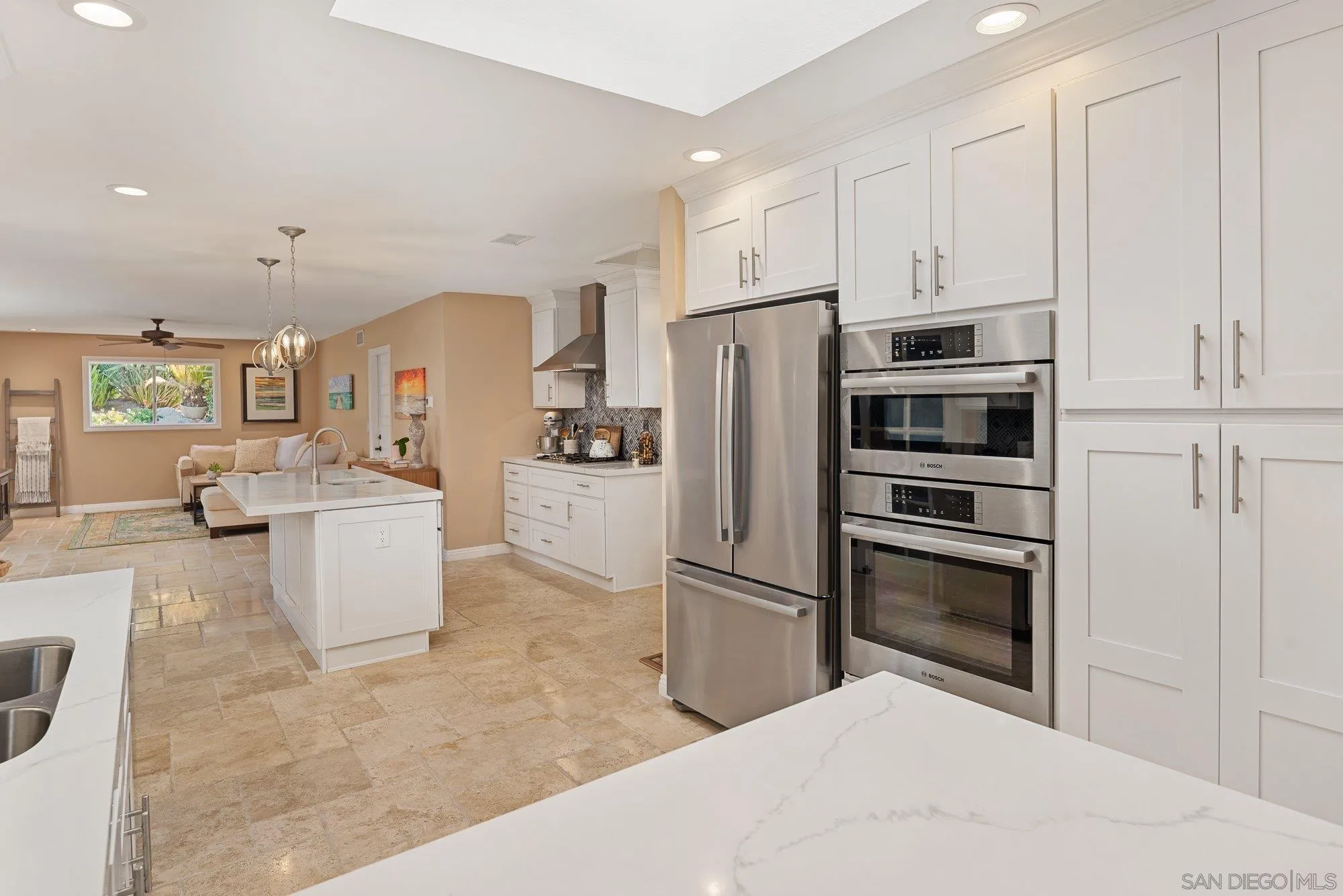 https://cdn.realtyfeed.com/cdn/127/260005134/f5a39d0560ac77f296ee9d732c25d62e.webp