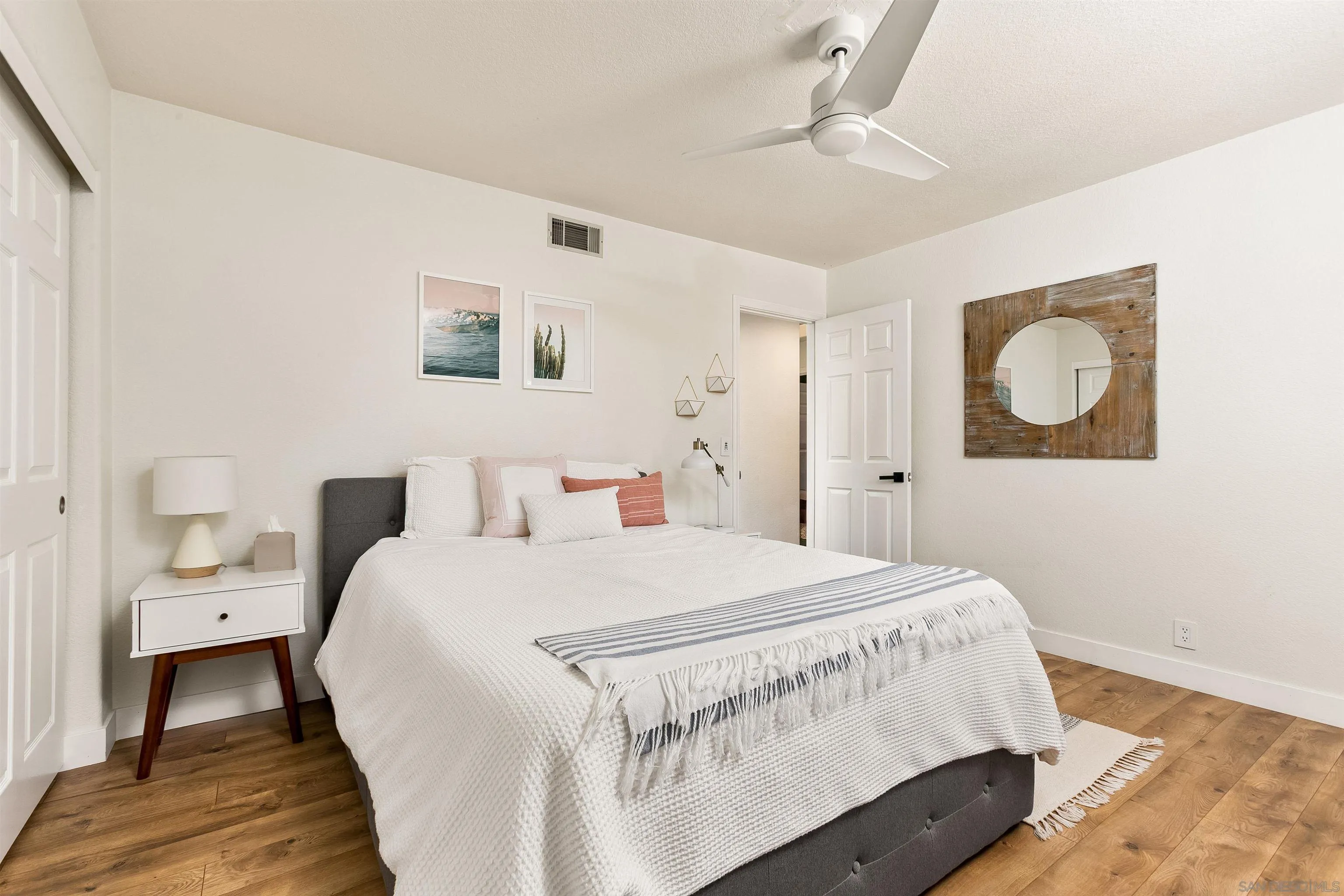 https://cdn.realtyfeed.com/cdn/127/260005137/13e5300dd2864a50bc1d7536612ce818.webp