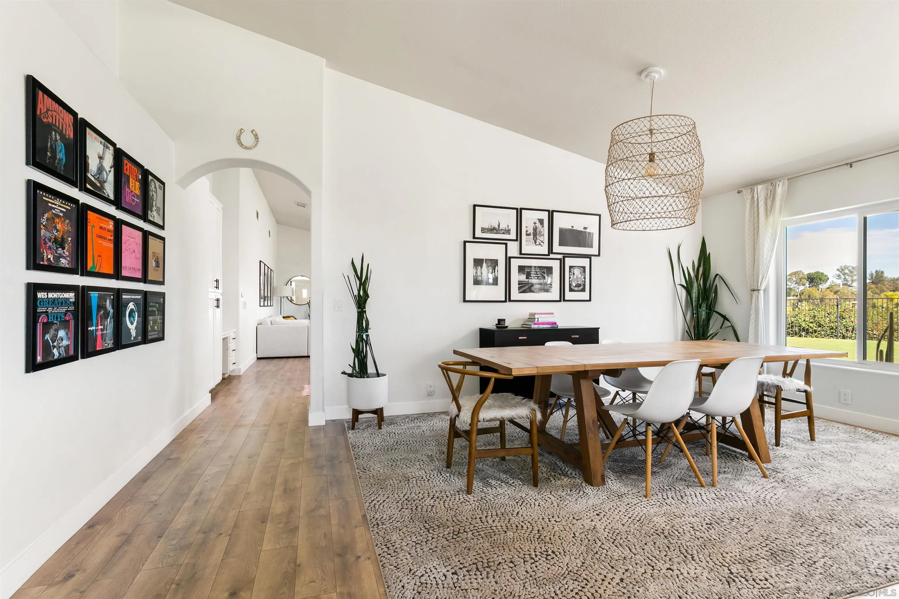 https://cdn.realtyfeed.com/cdn/127/260005137/2b8357c69dfe7c715fc5a50c32ea3f15.webp