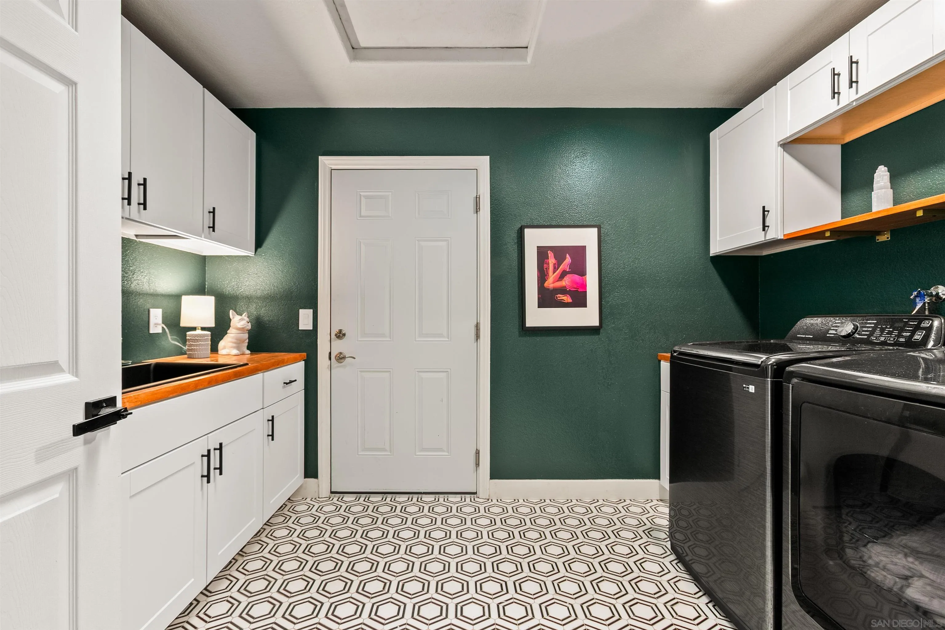 https://cdn.realtyfeed.com/cdn/127/260005137/31b55a5de350938cf72cb5198700ff2c.webp