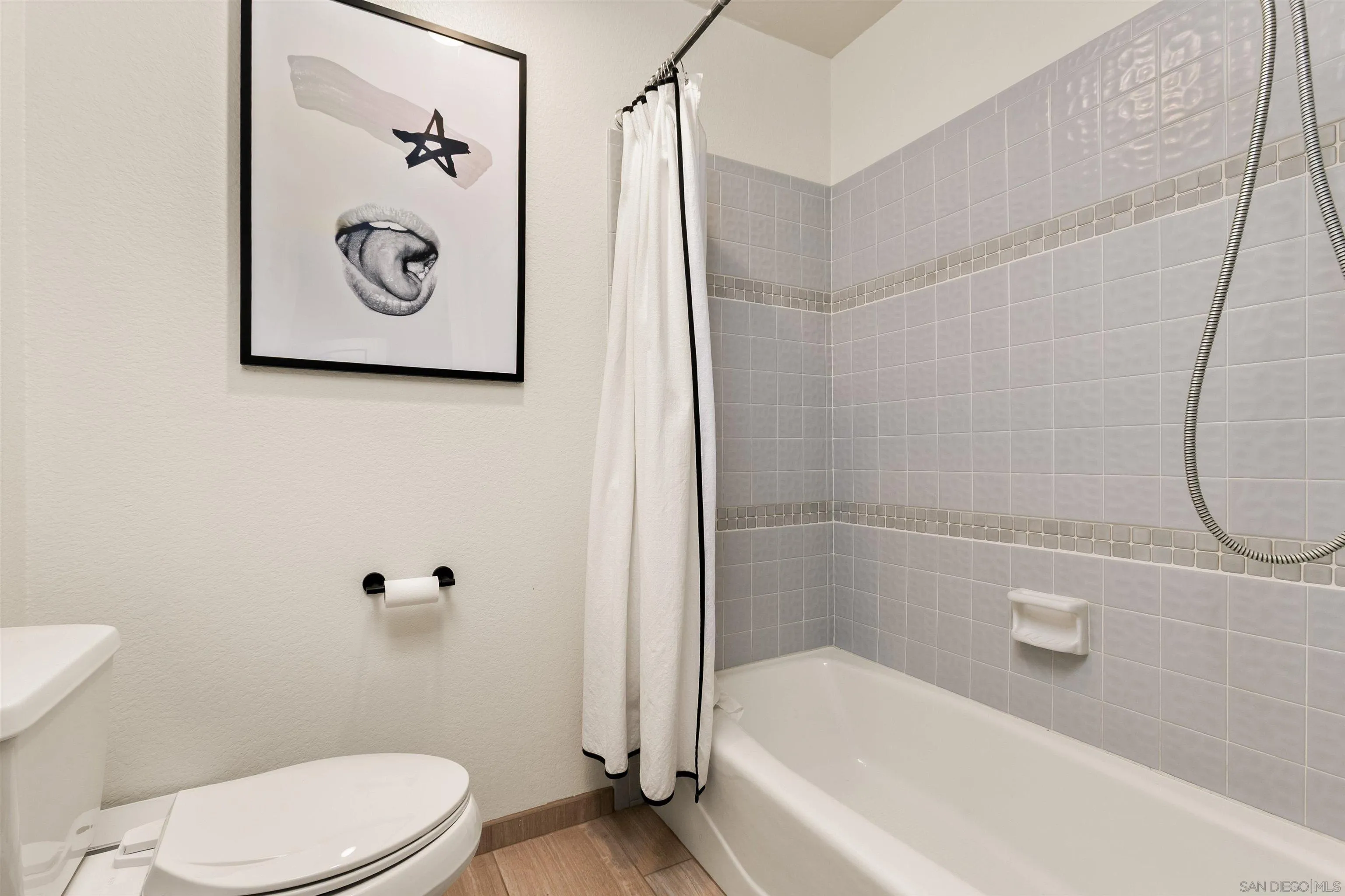 https://cdn.realtyfeed.com/cdn/127/260005137/59a1d125b69fe88747c51ce8efc9d148.webp