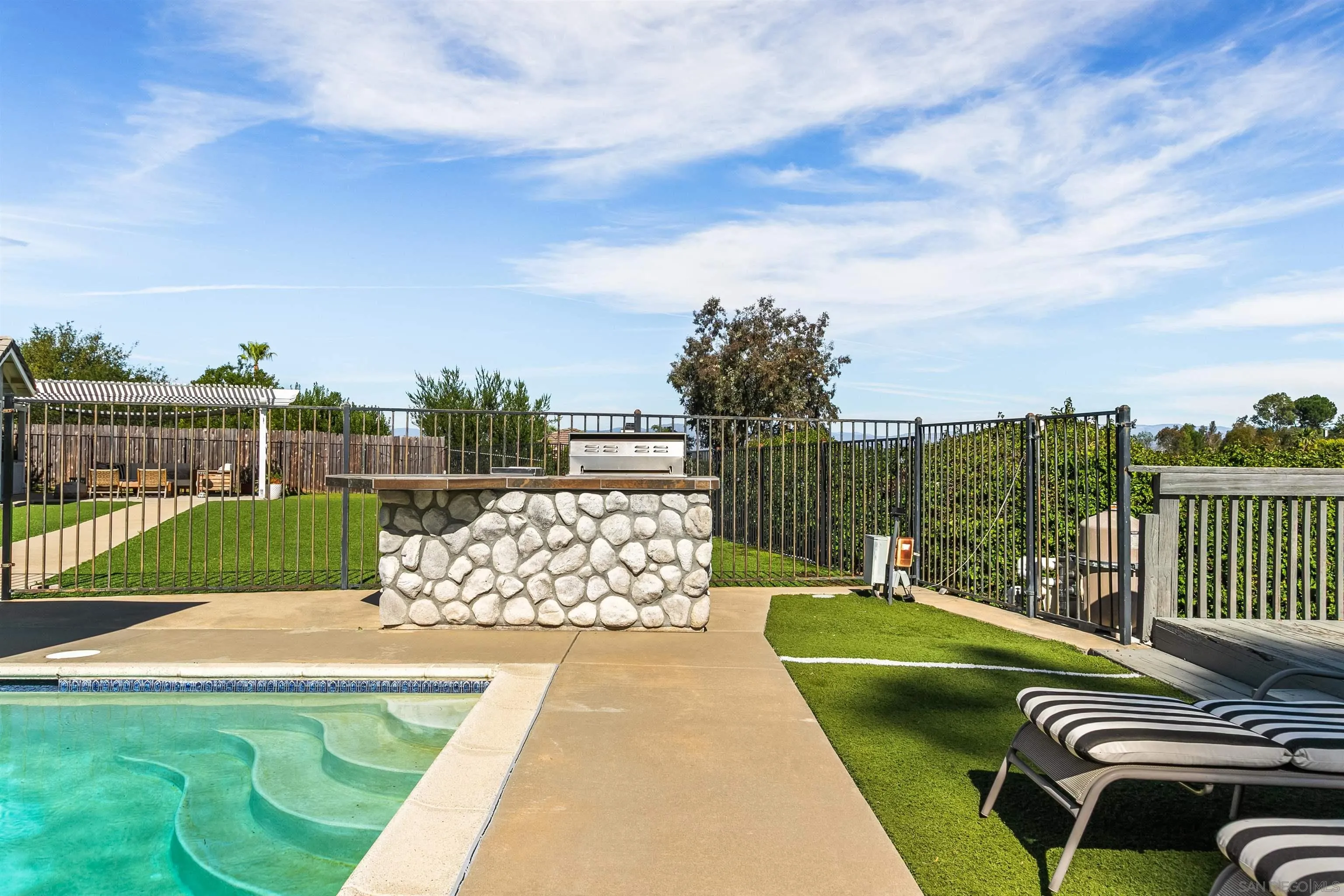 https://cdn.realtyfeed.com/cdn/127/260005137/69bead275725af53eb2676c12c73f88c.webp